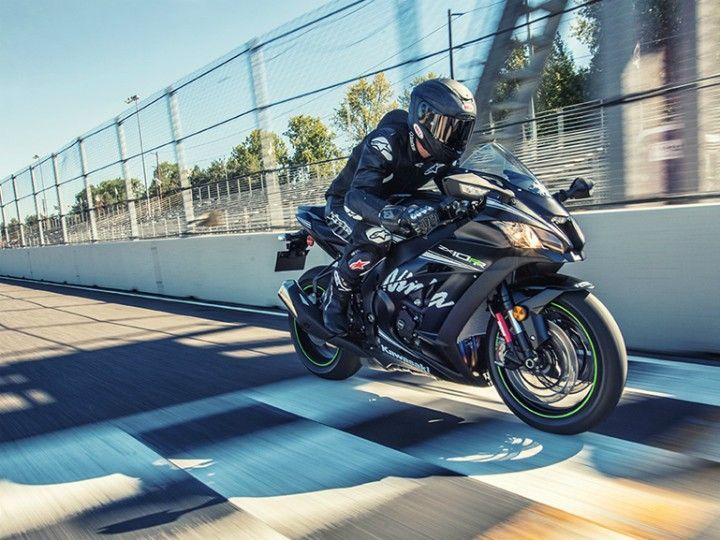 Kawasaki Ninja ZX-10RR Launched In India | BikeDekho