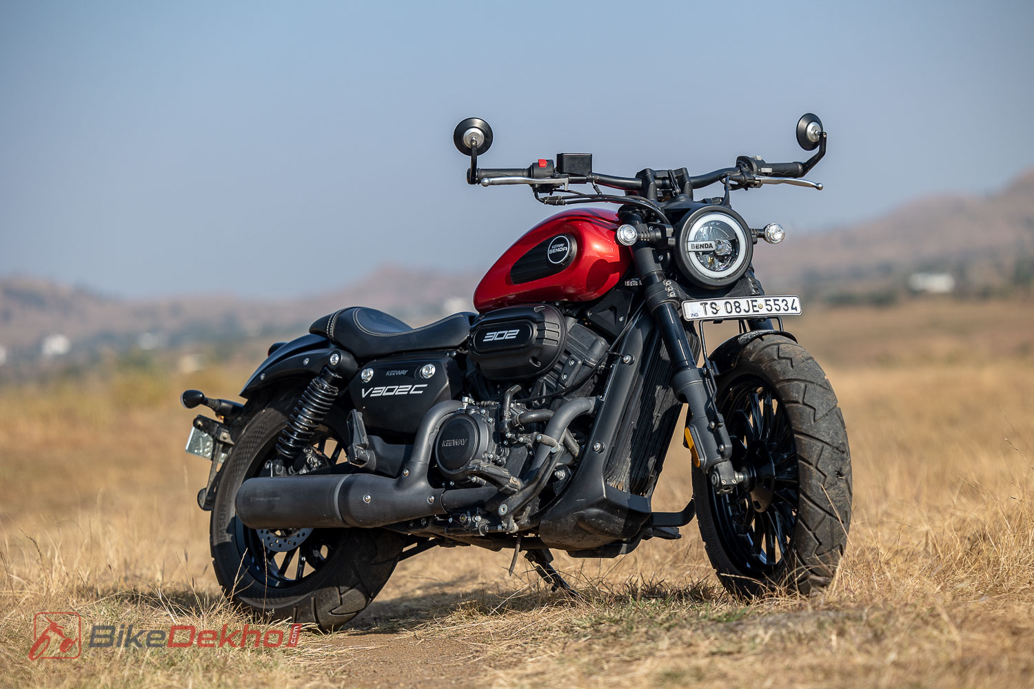 Keeway V302C Specifications, Features, Mileage, Weight, Tyre Size