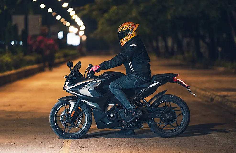 Bajaj Pulsar RS200 Price Images Colours Specs Reviews