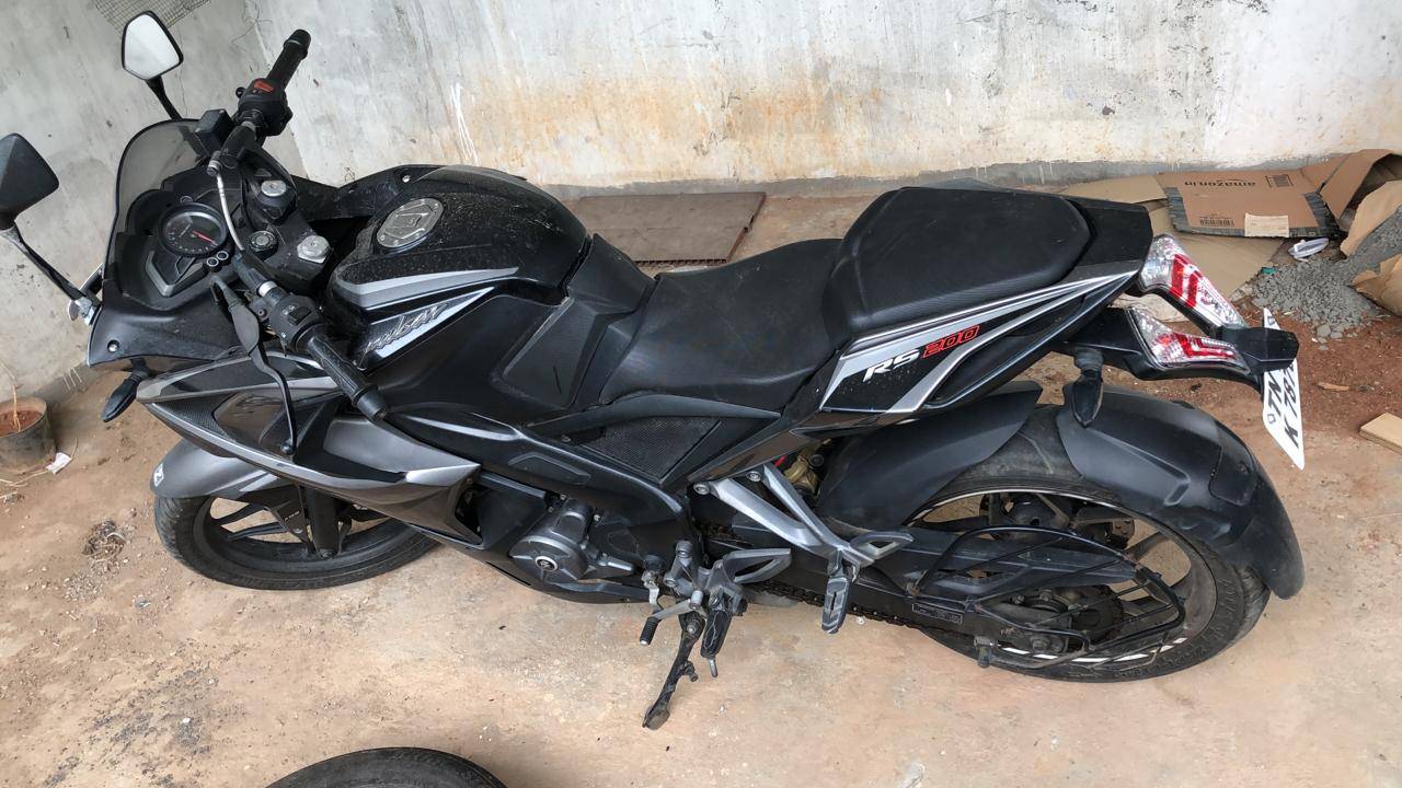 Bajaj Pulsar RS200 ABS