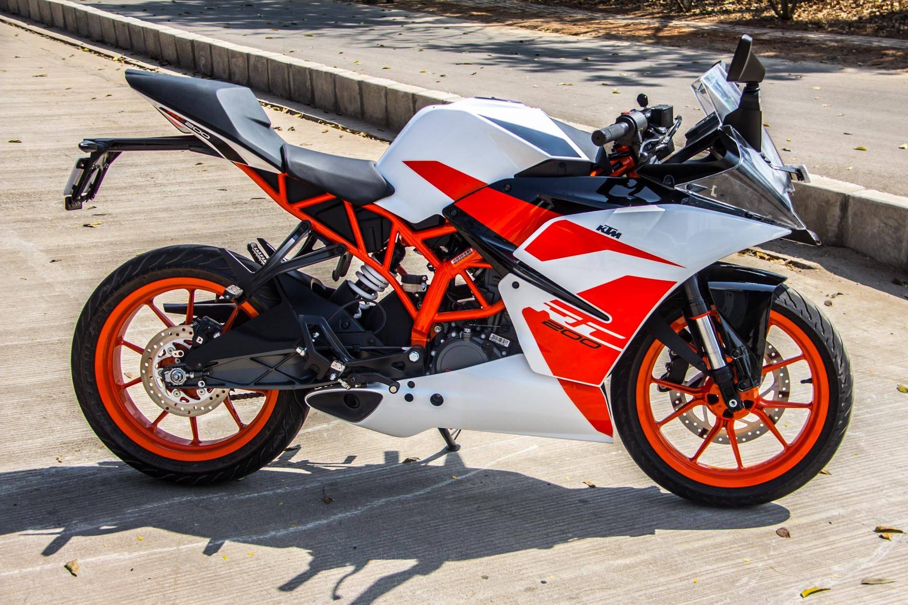 KTM RC 200 STD