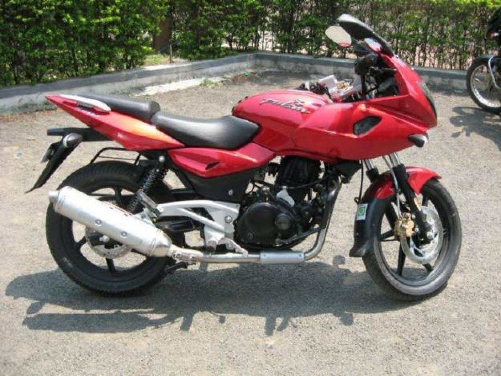 2011 Bajaj Pulsar 220 F STD