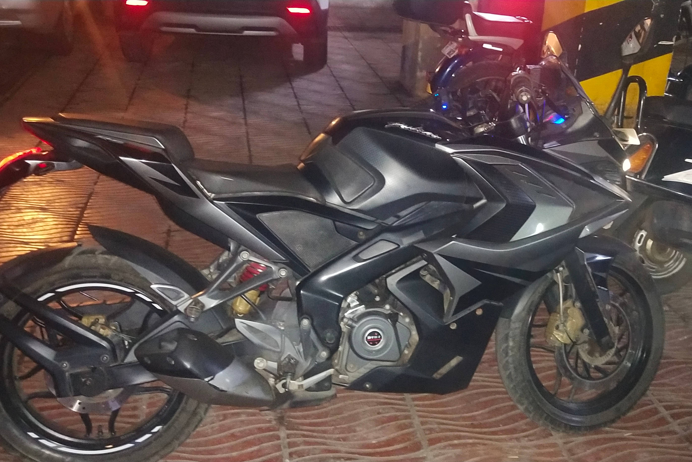 Bajaj Pulsar RS200 ABS