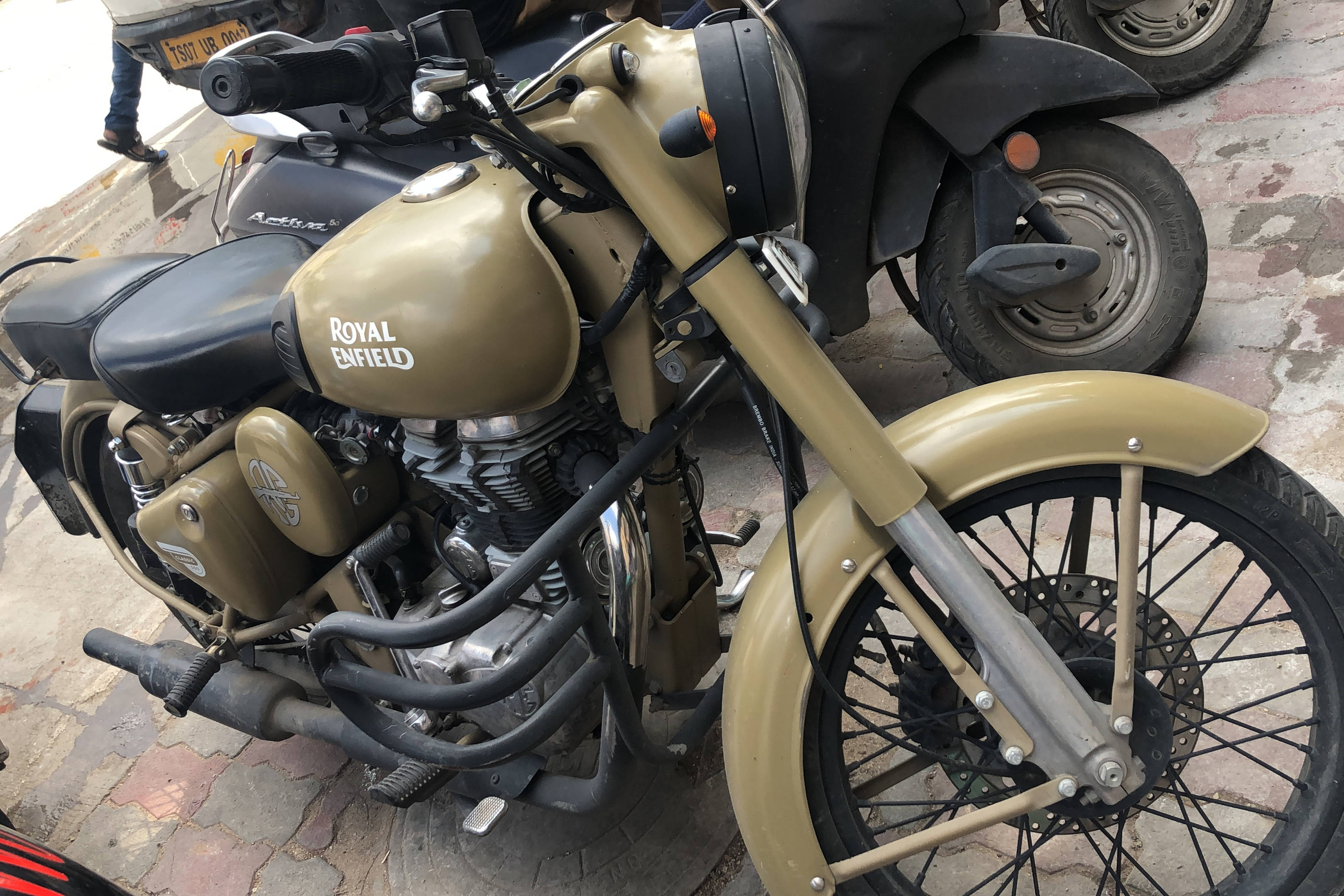 Royal Enfield Classic 500 Desert Storm