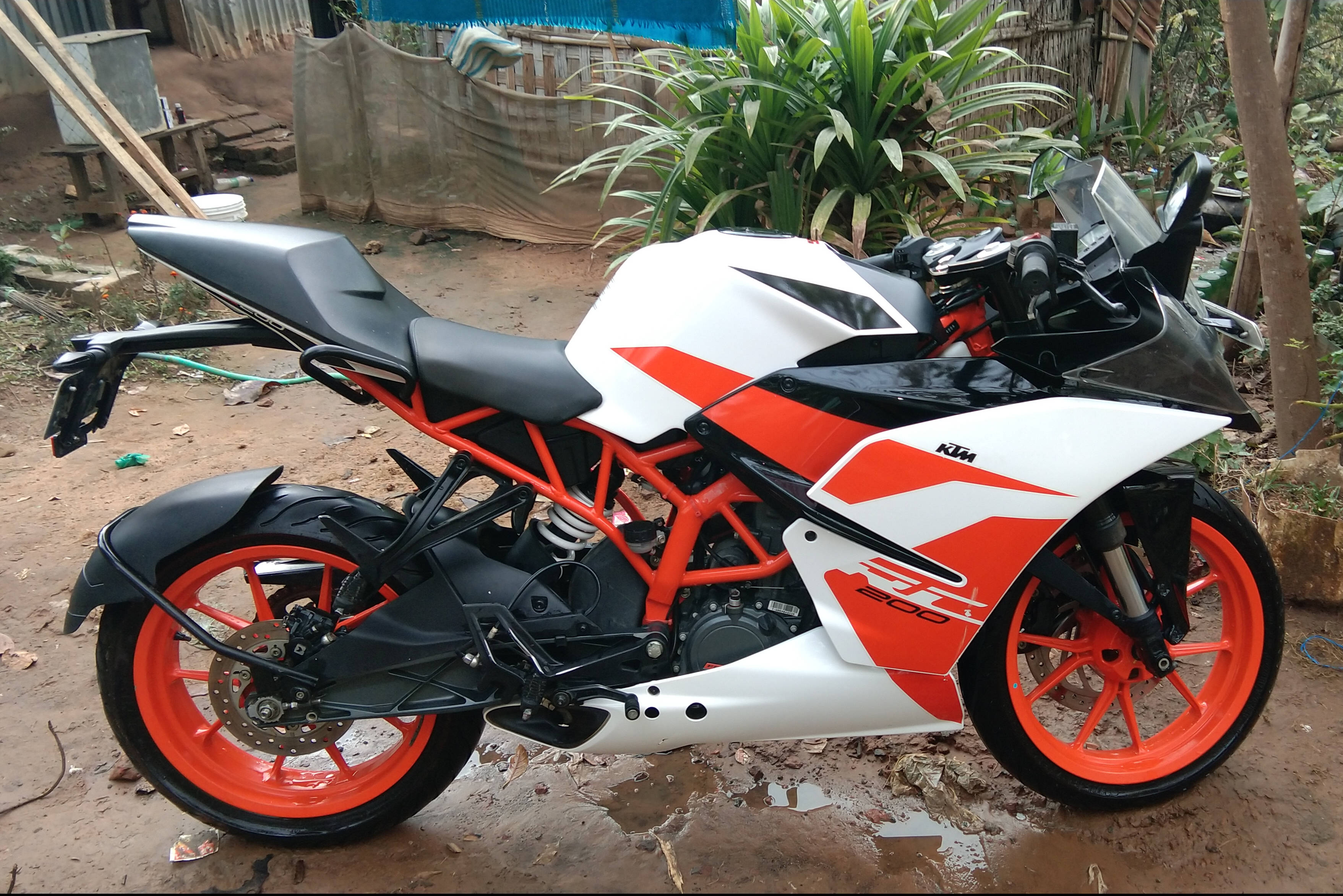 KTM RC 200 STD