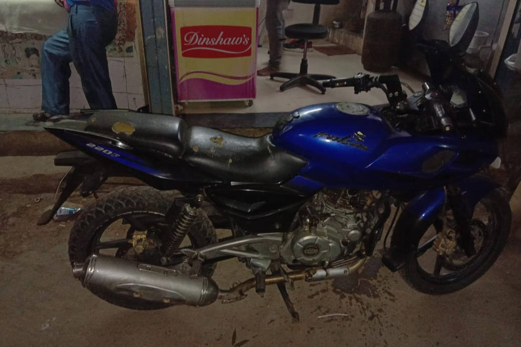 Bajaj Pulsar 220 F STD