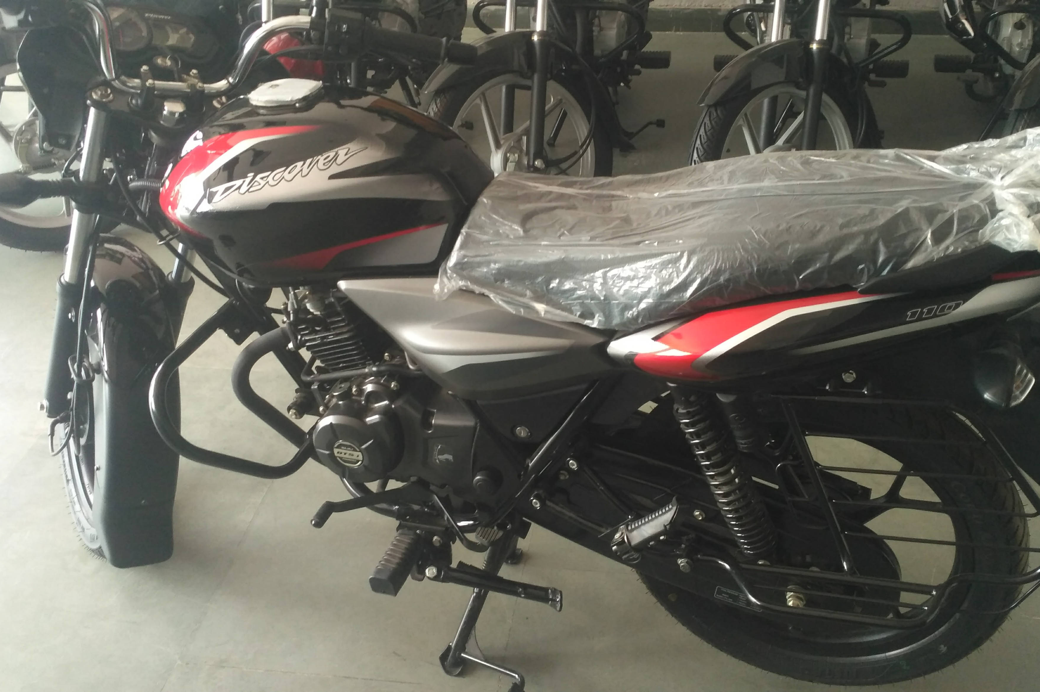 Bajaj Discover 110 Drum CBS