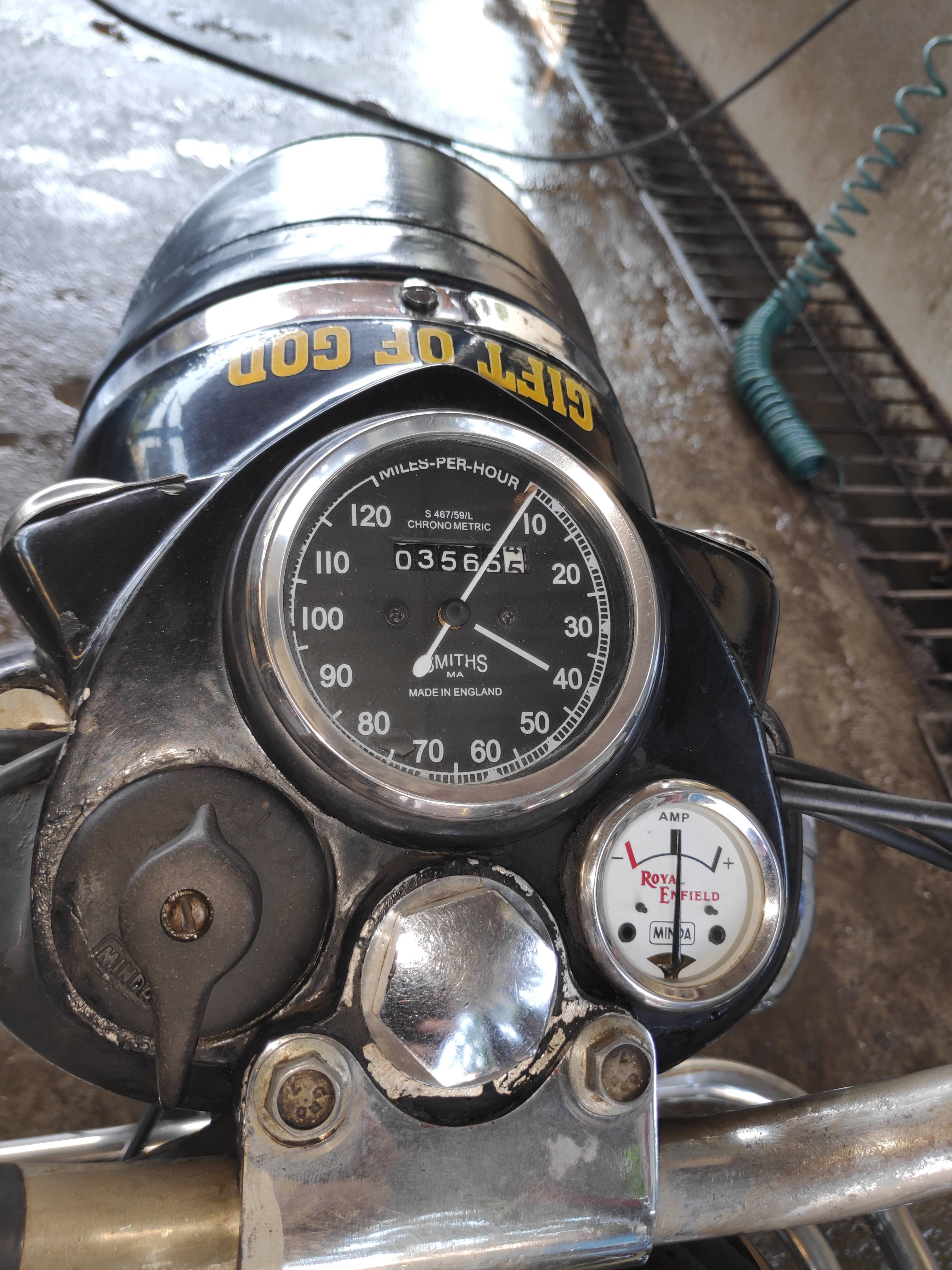 Royal Enfield Bullet 350 STD