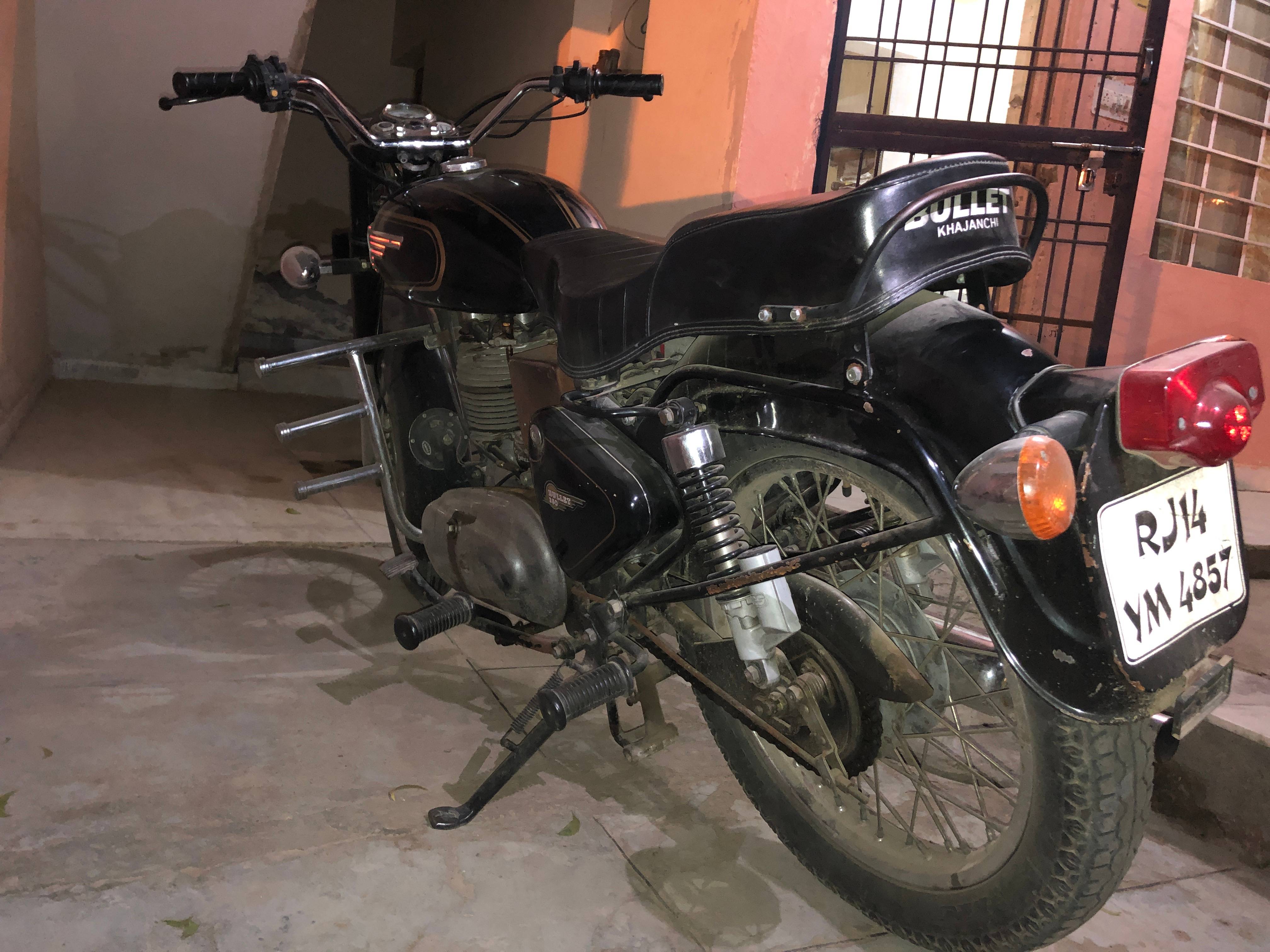 Royal Enfield Bullet 350 STD