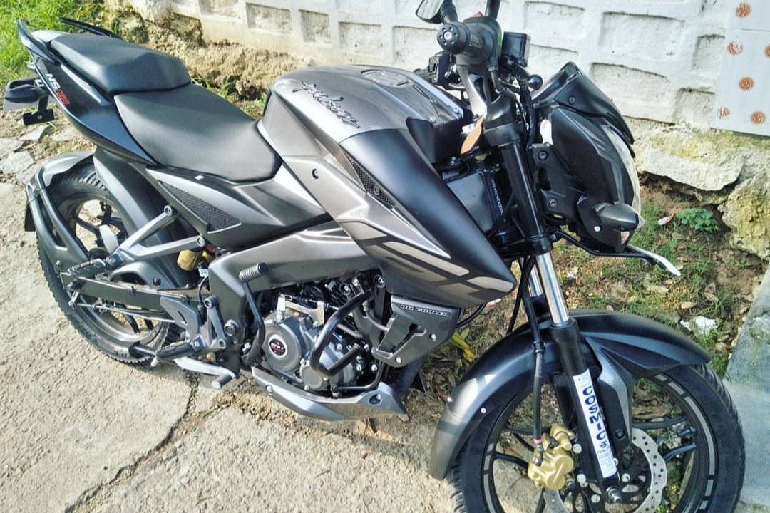 Bajaj Pulsar NS160 STD