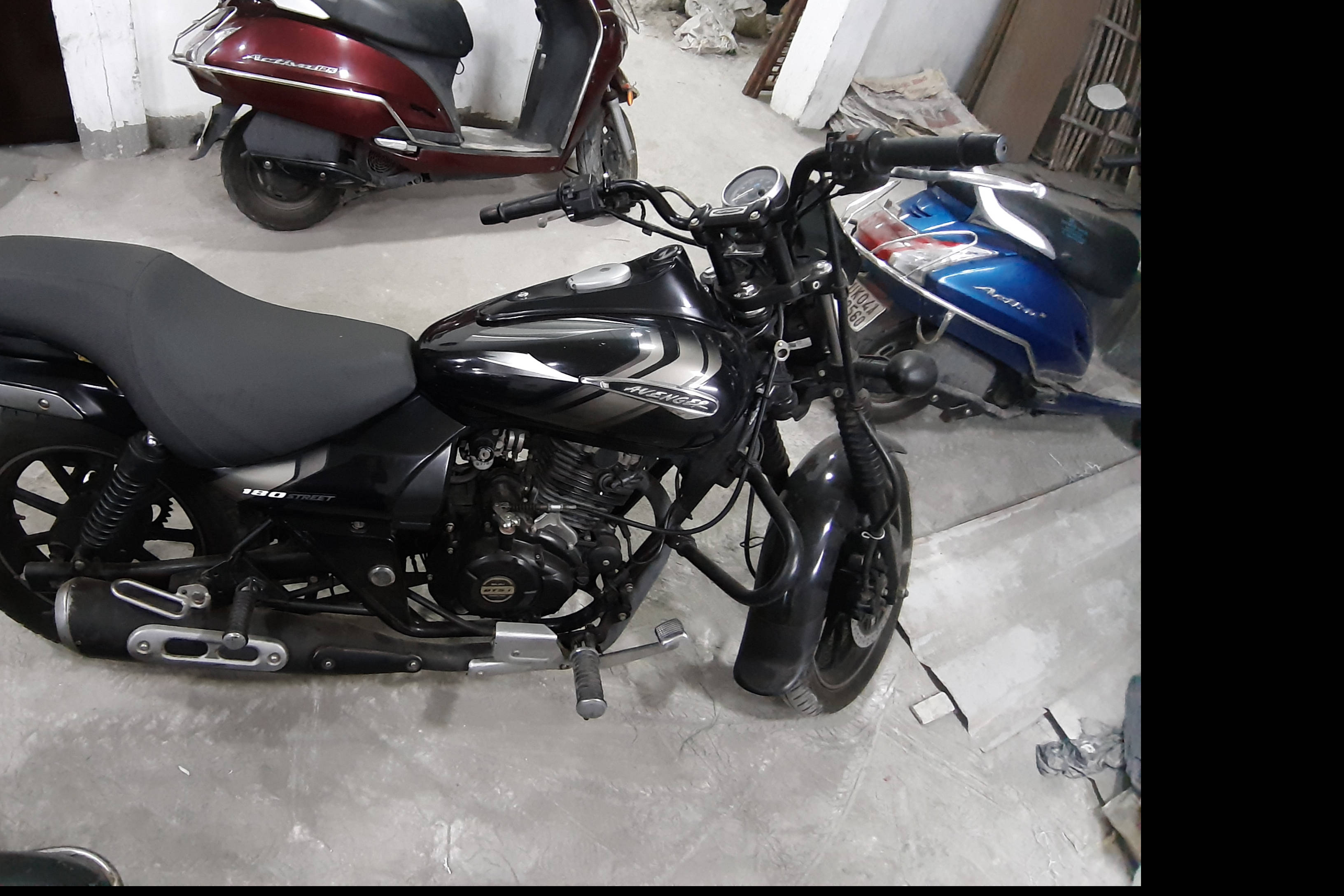 Bajaj Avenger Street 180 STD