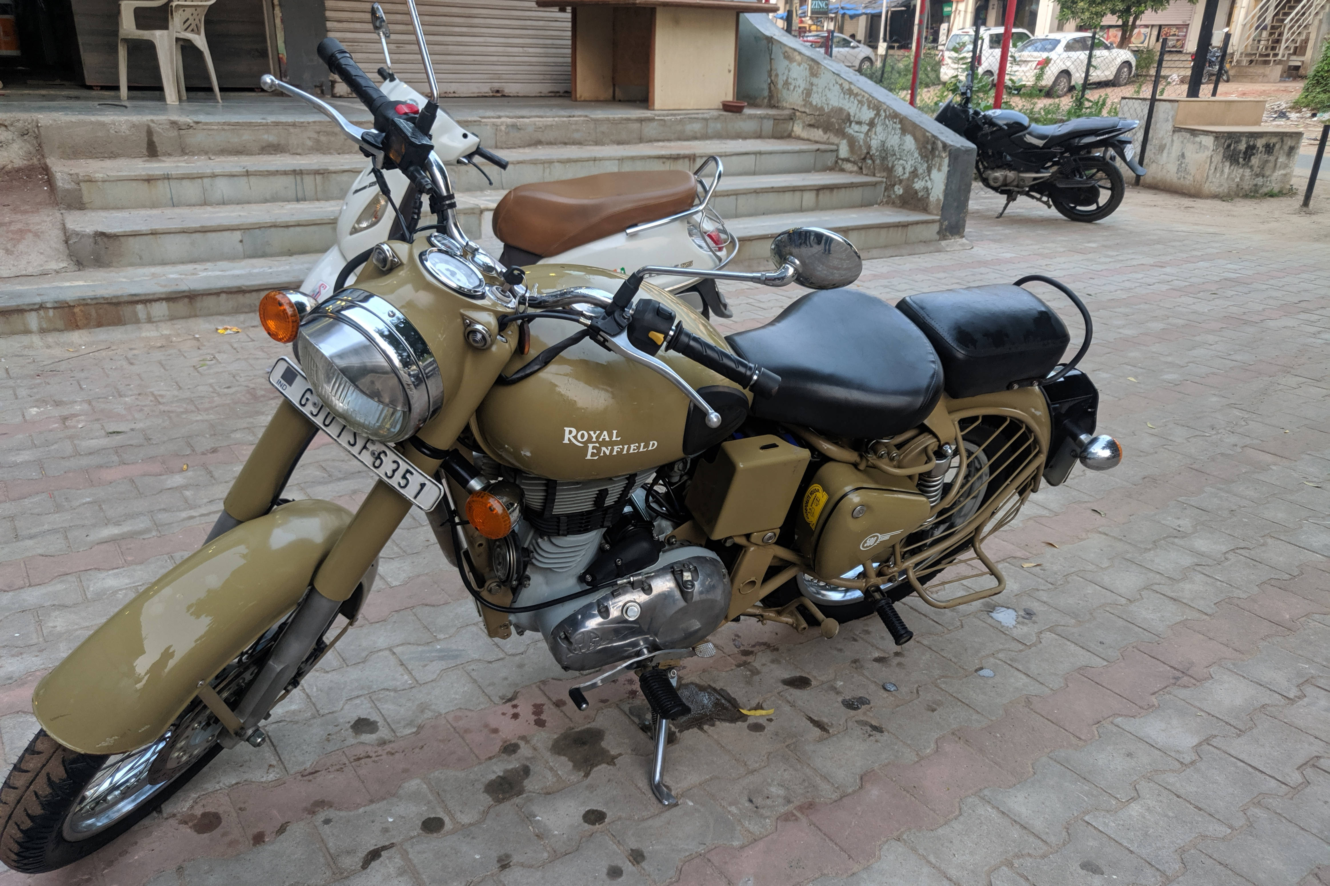 Royal Enfield Classic 500 Desert Storm