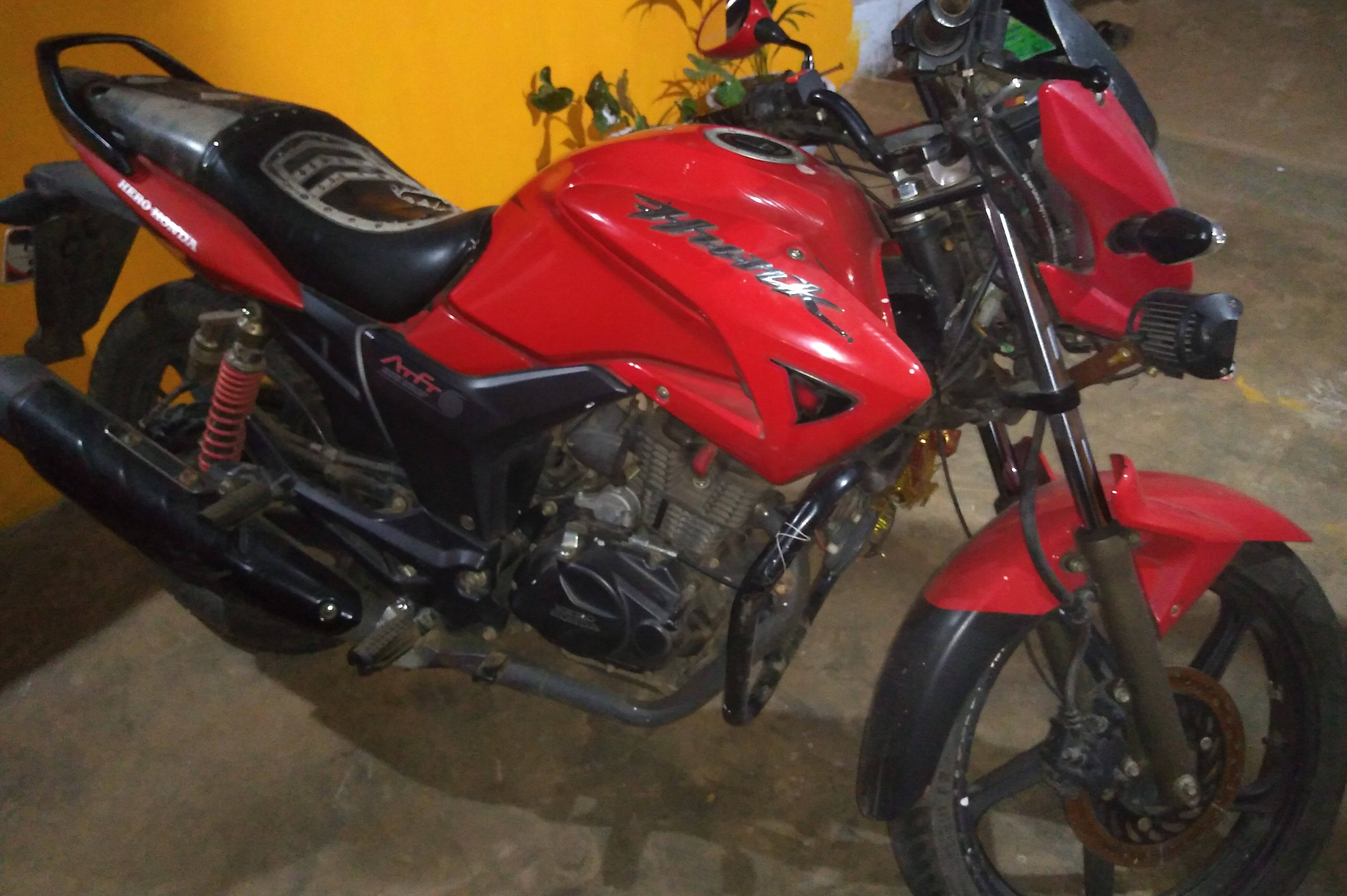 2012 Hero Motocorp Hunk Double Disc Self Cast