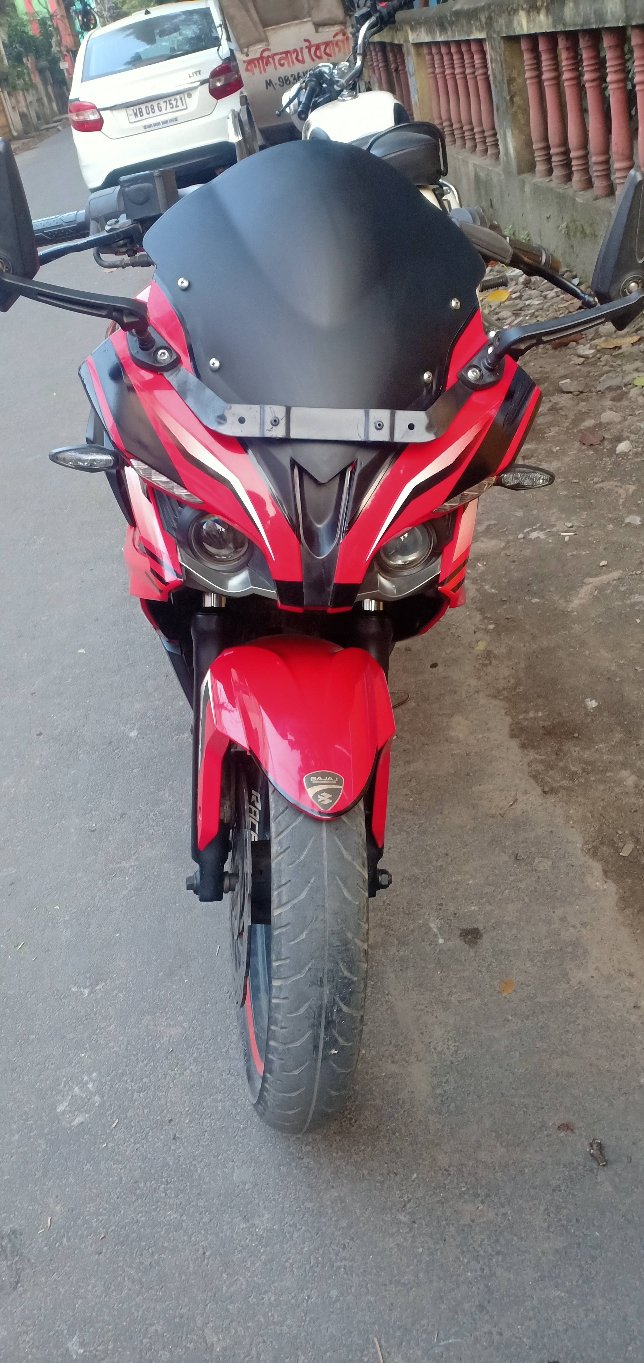 Bajaj Pulsar RS200 ABS