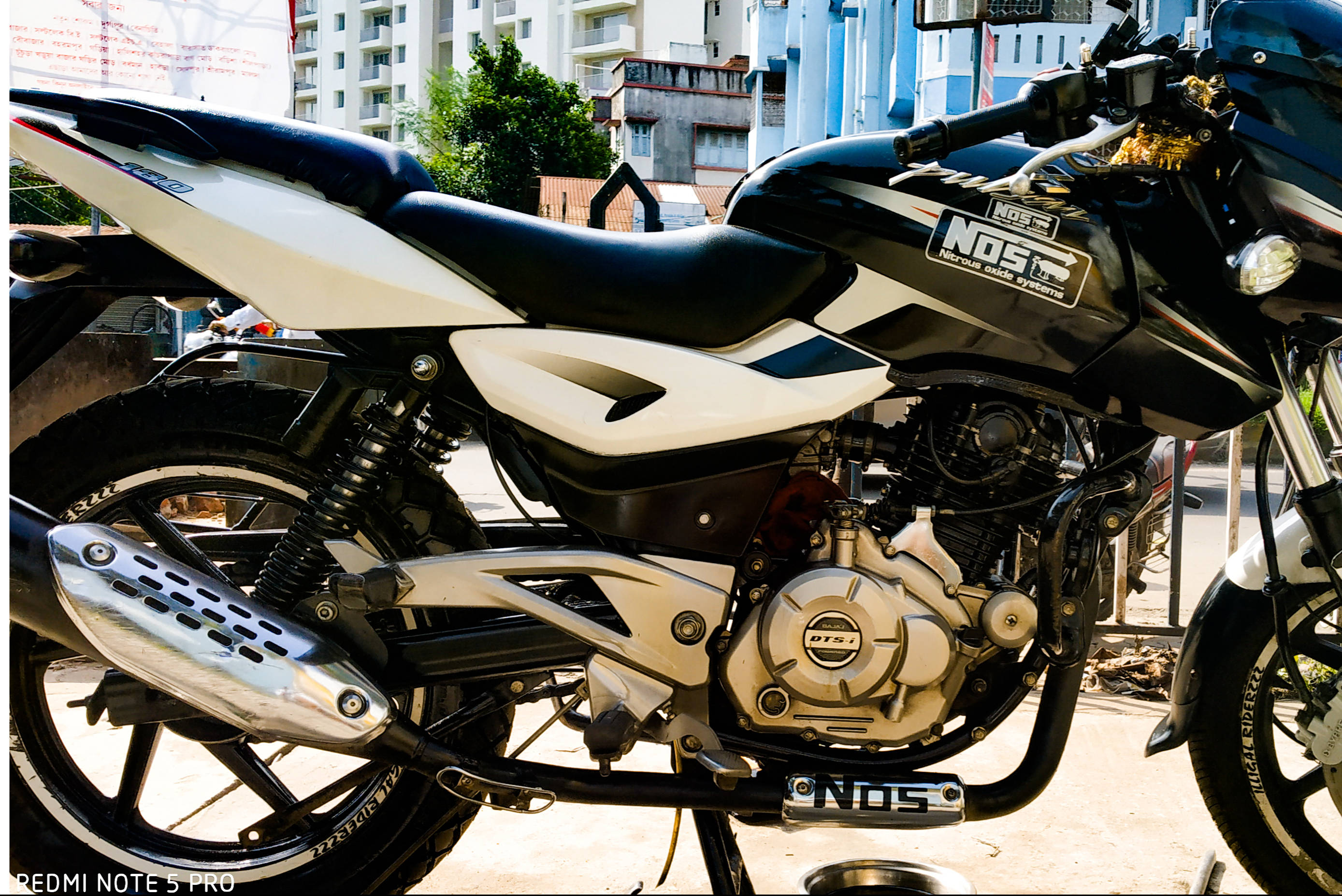 Bajaj Pulsar 180 STD (Non-ABS)