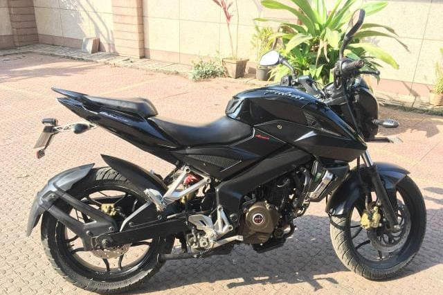 Bajaj Pulsar NS200 STD