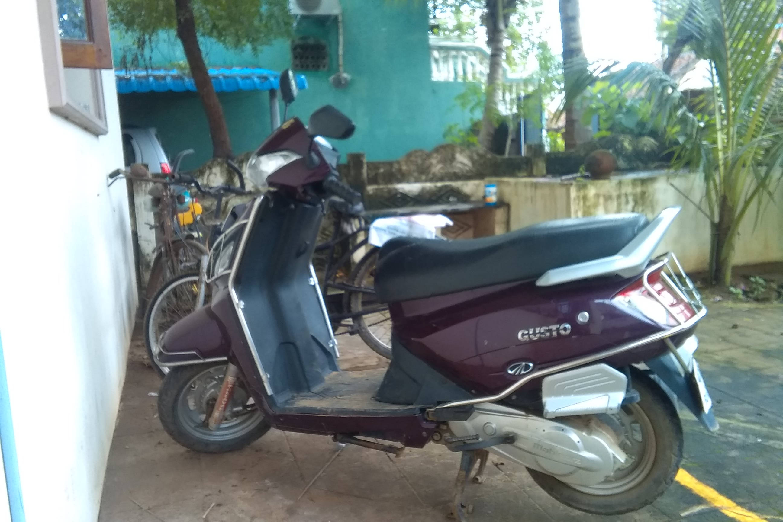 Mahindra Gusto VX