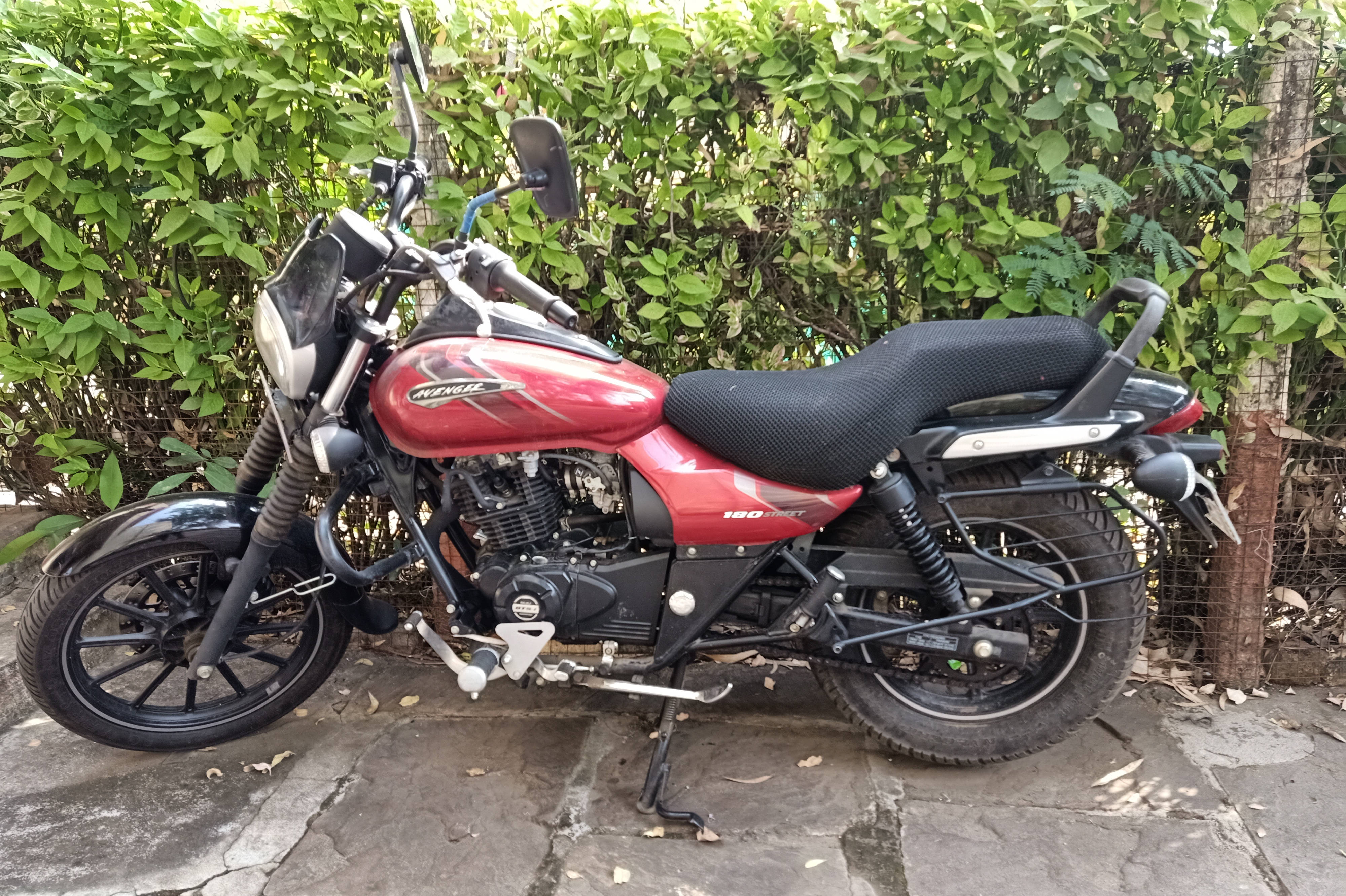 Bajaj Avenger Street 180 STD