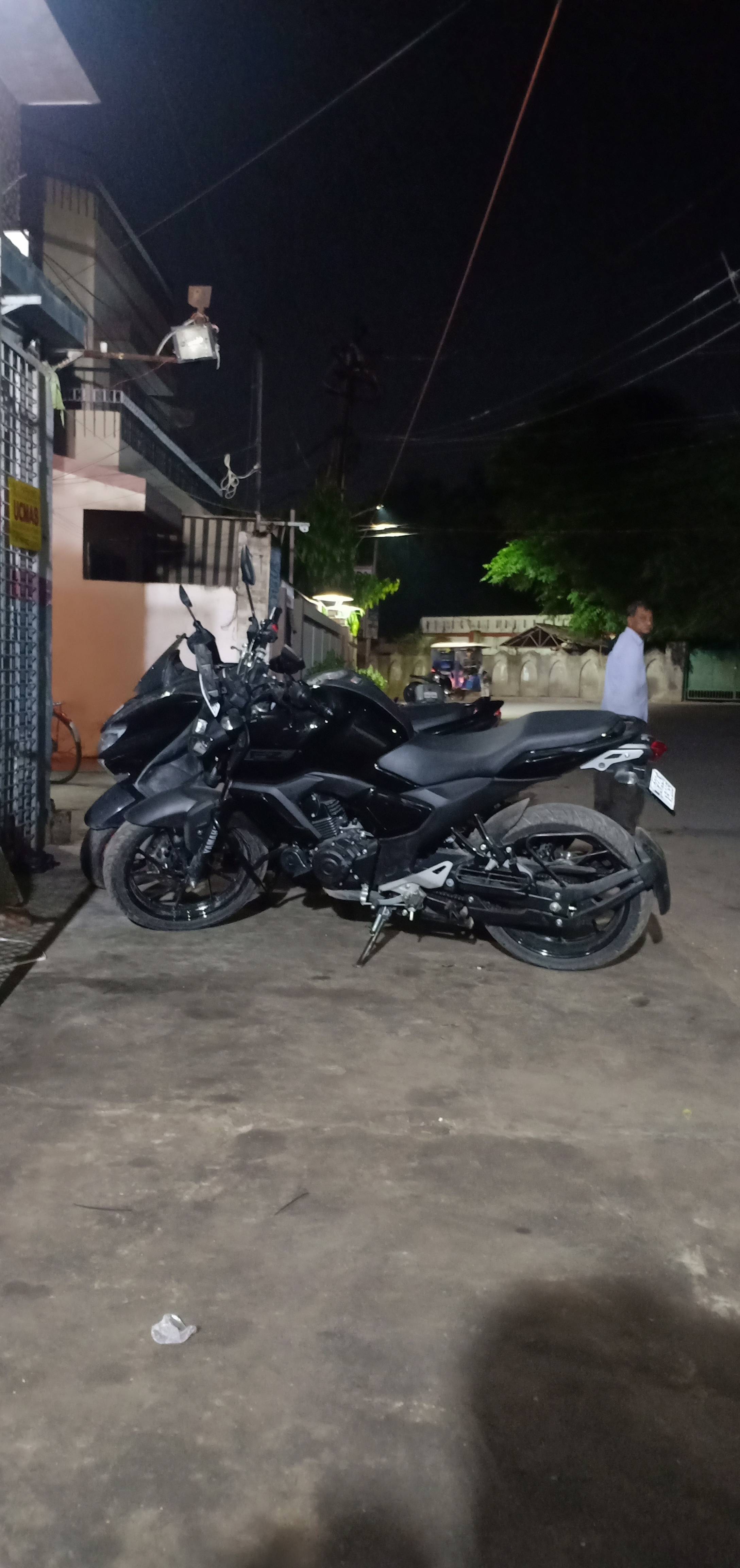 Yamaha FZ-S Fi Version 3.0 STD