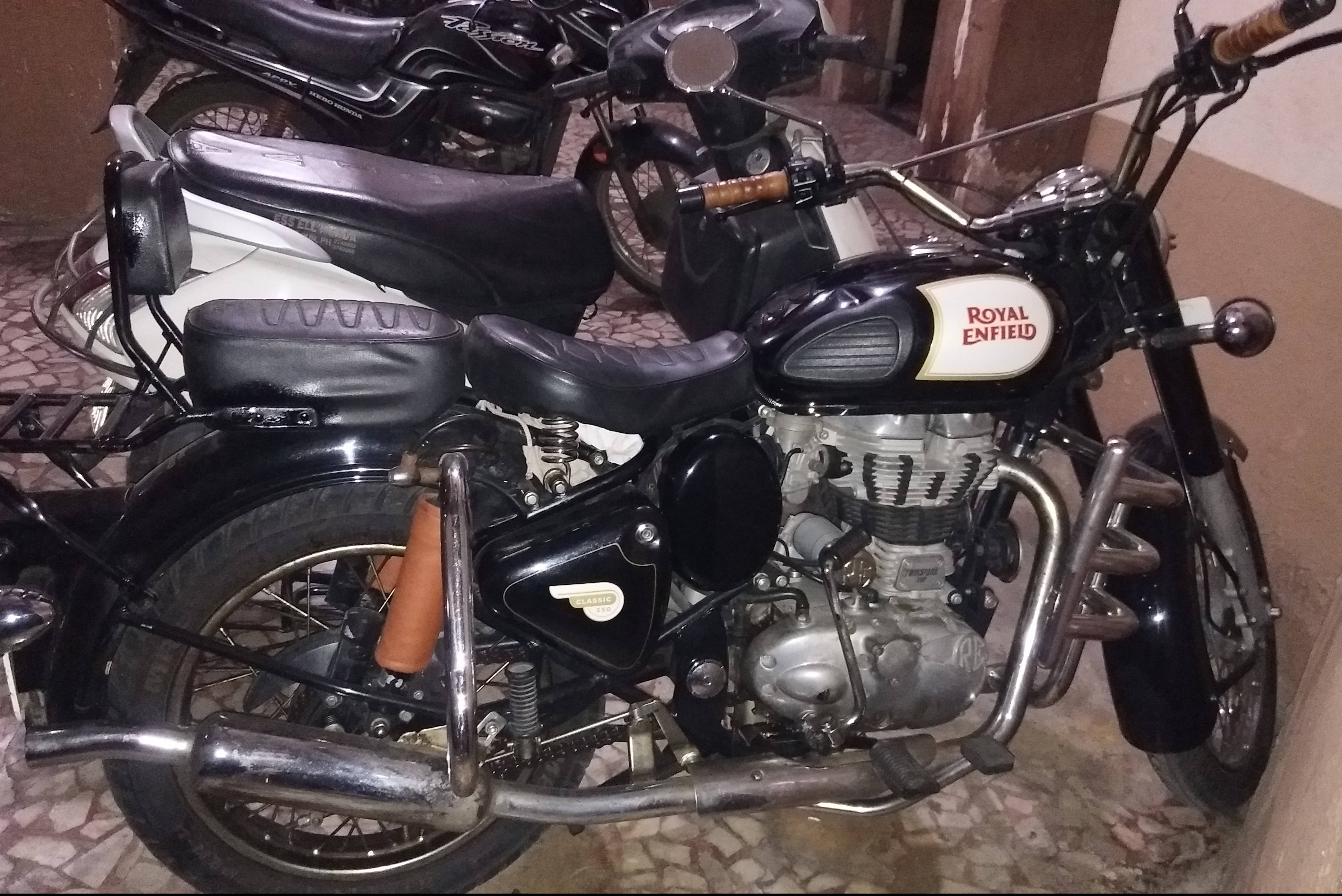 Royal Enfield Classic 350 STD