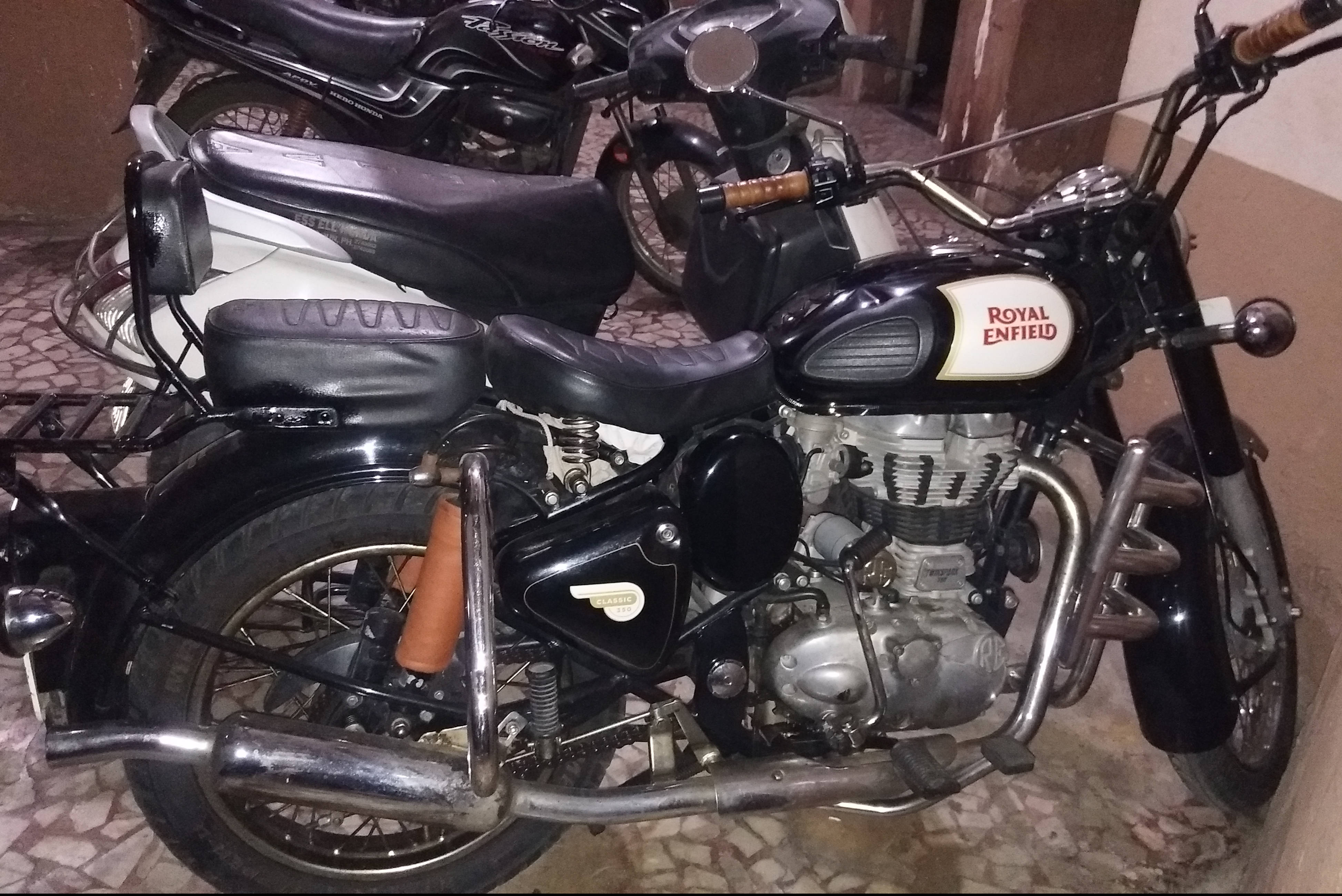 Royal Enfield Classic 350 STD