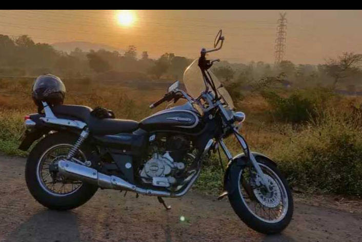 Bajaj Avenger Cruise 220 Desert Gold