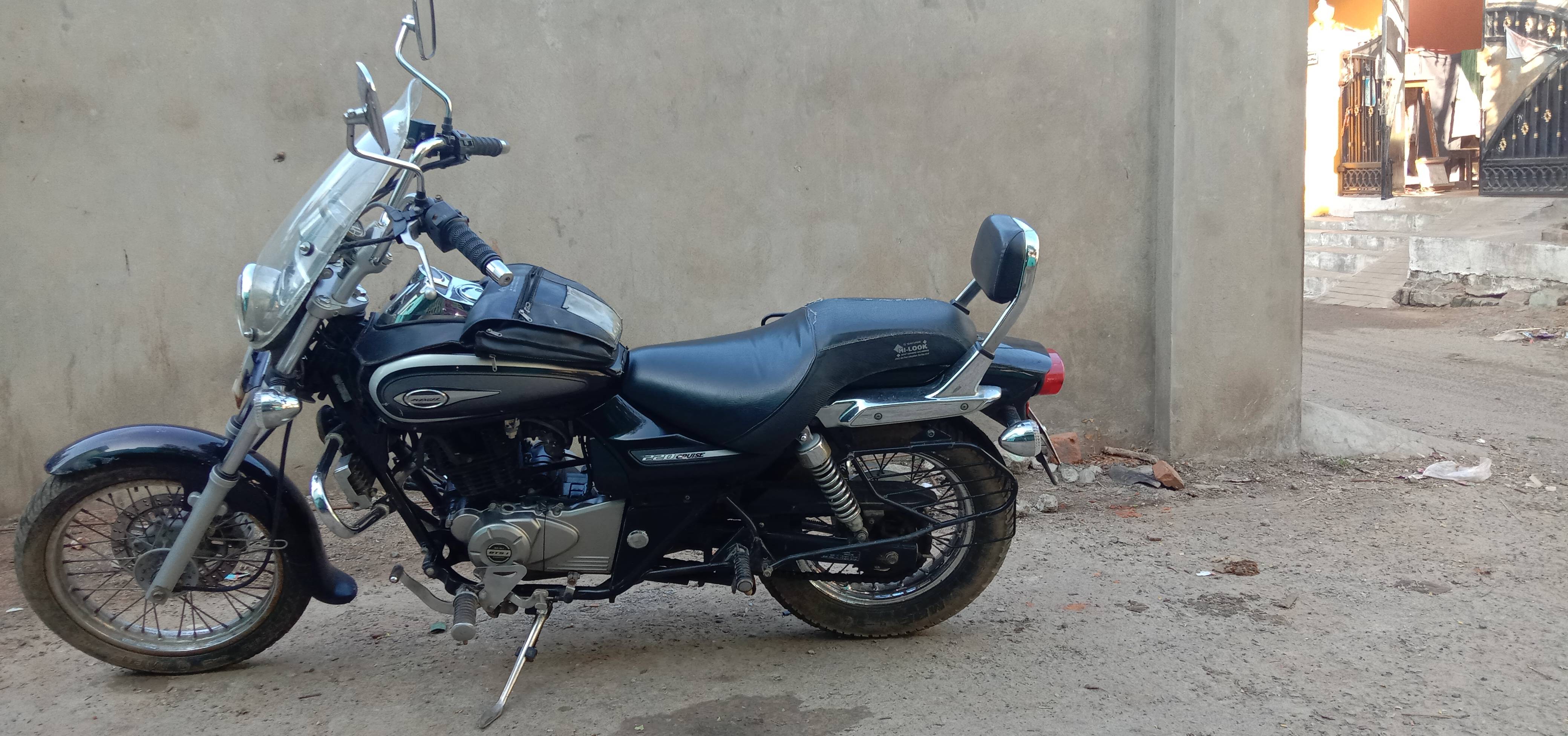 Bajaj Avenger Cruise 220 ABS