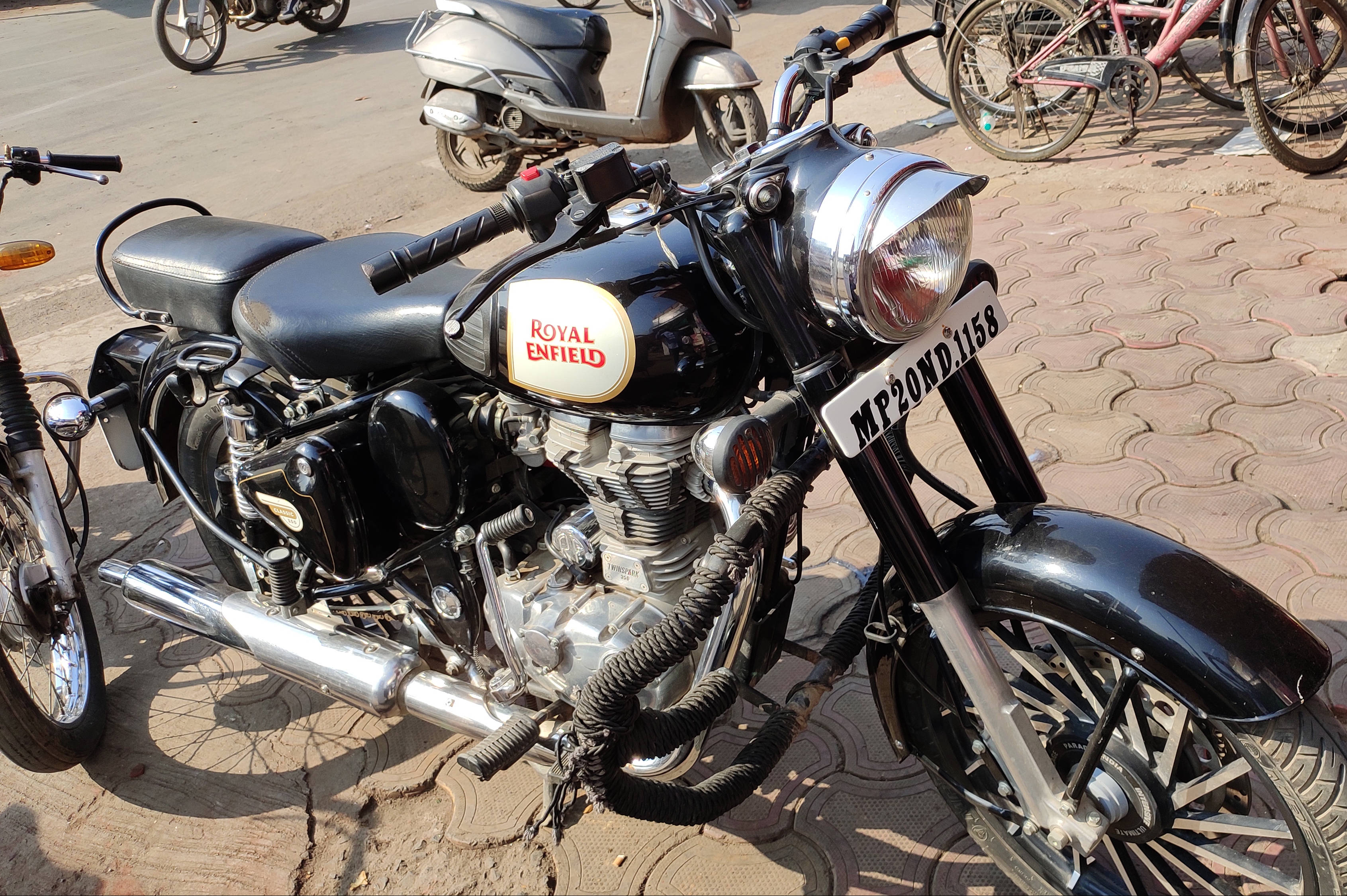 Royal Enfield Classic 350 STD