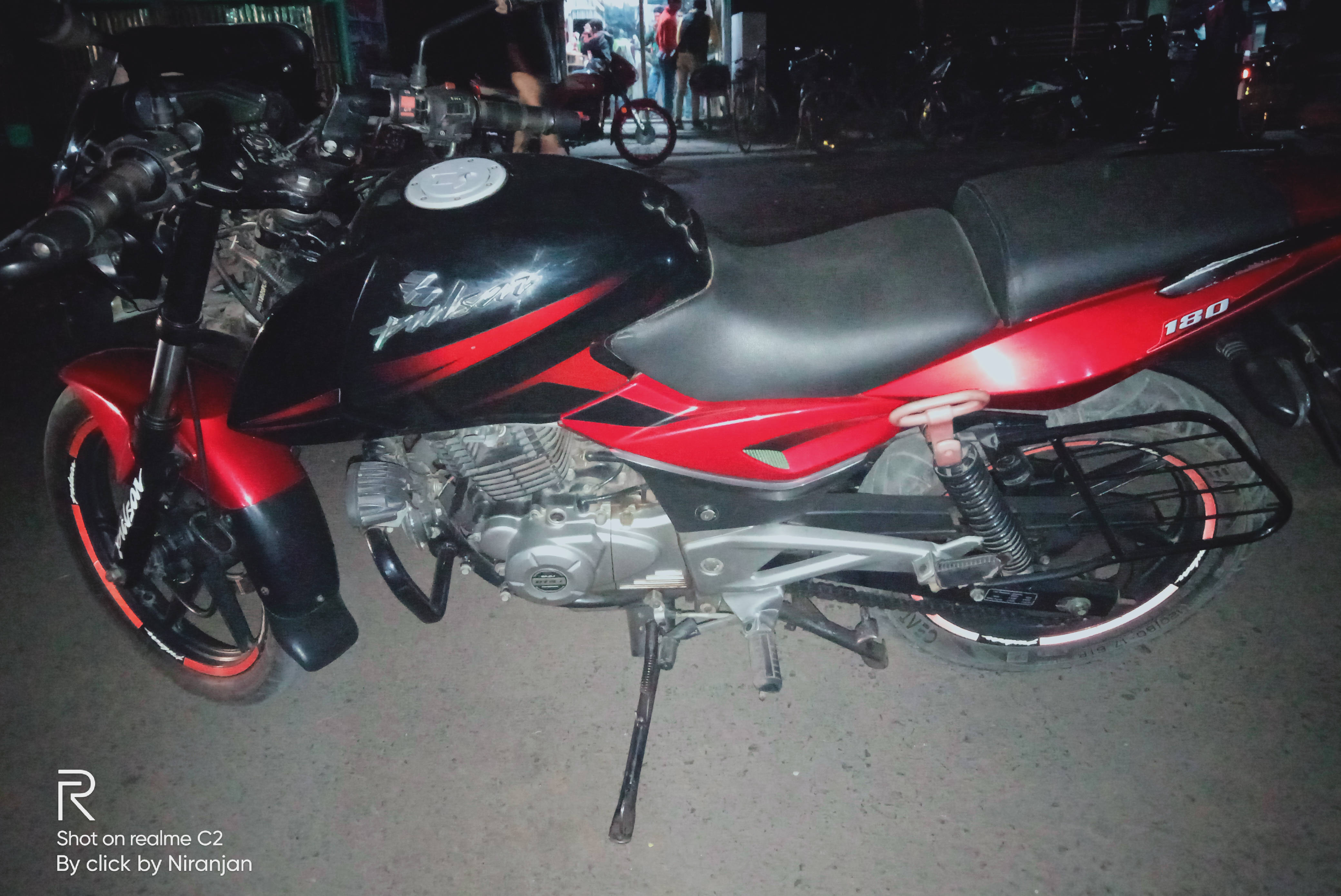 Bajaj Pulsar 180 STD (Non-ABS)