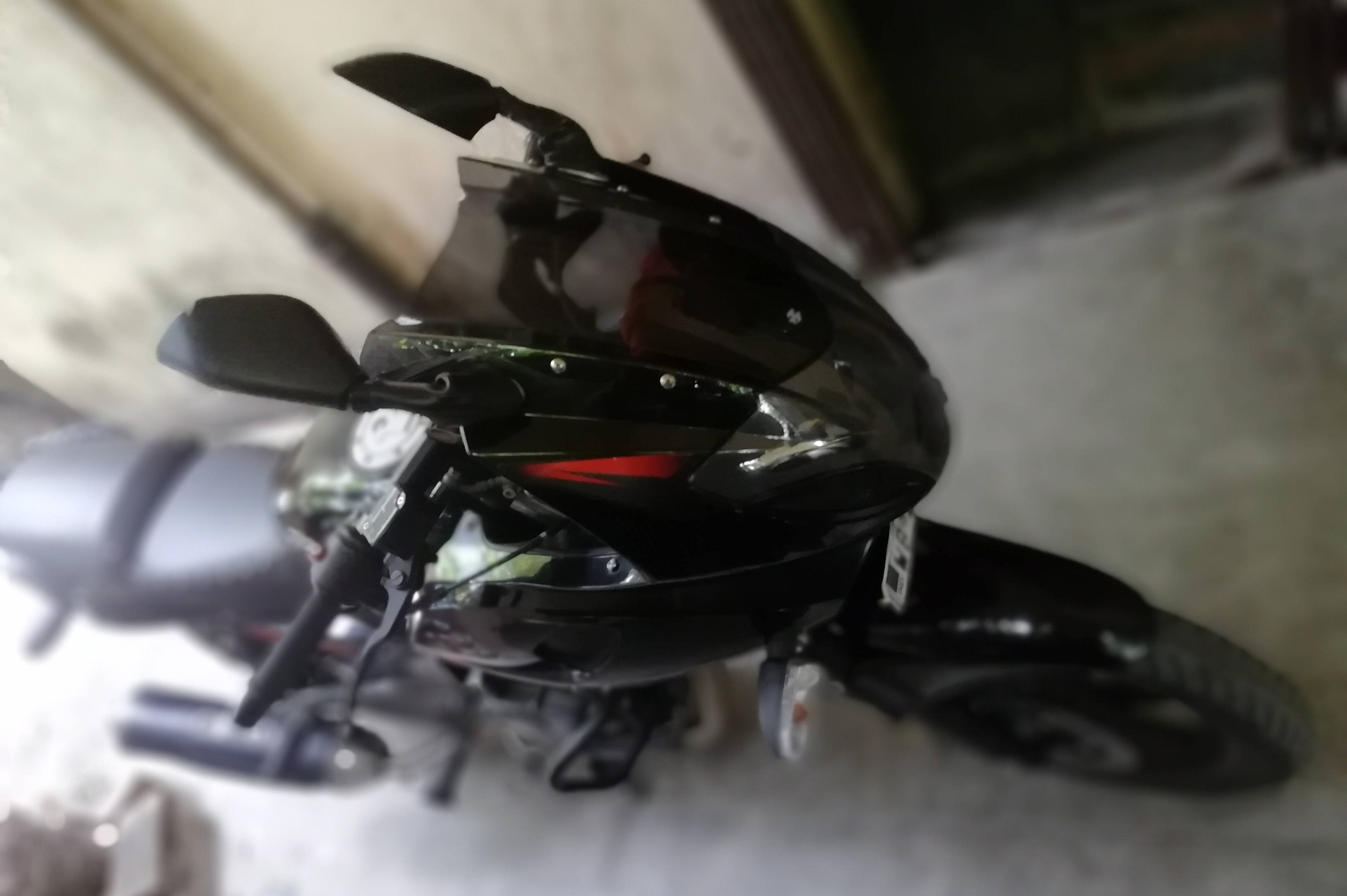 2018 Bajaj Pulsar 220 F STD