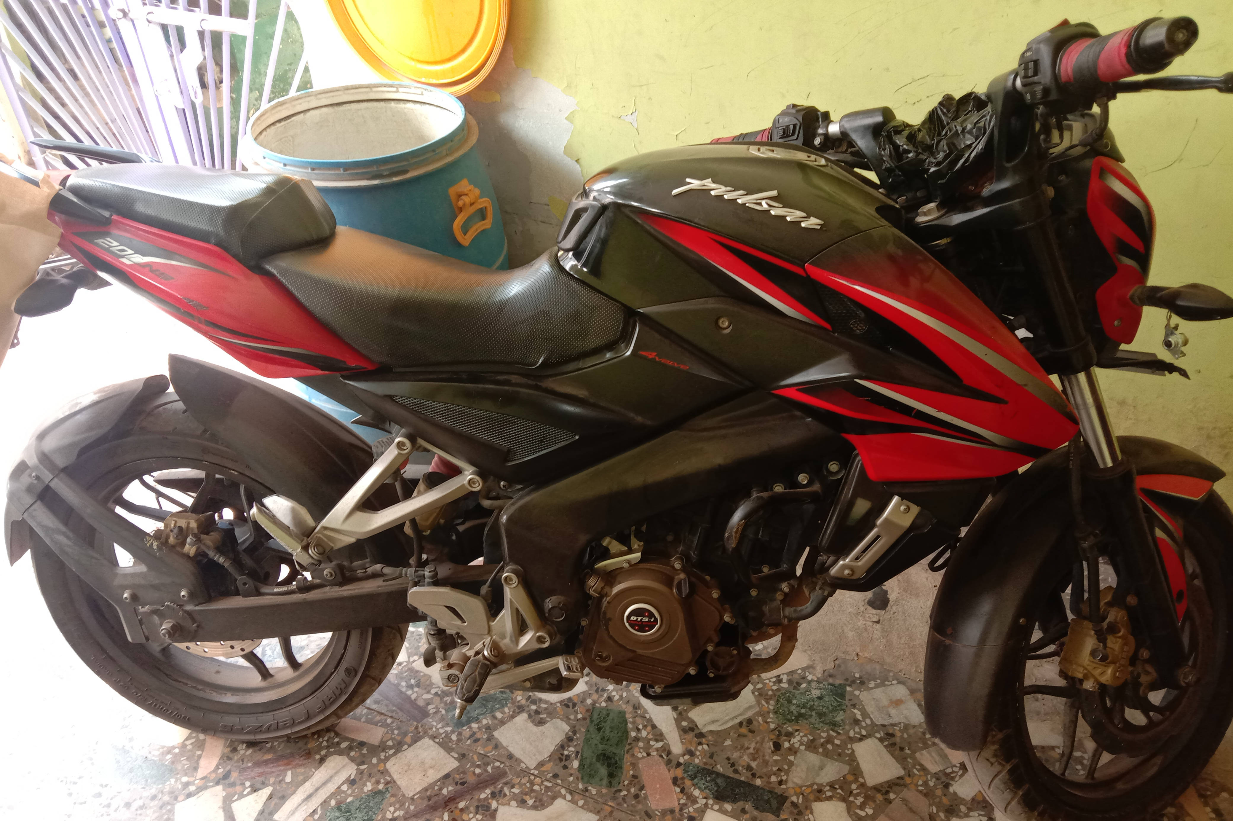 Bajaj Pulsar NS200 STD