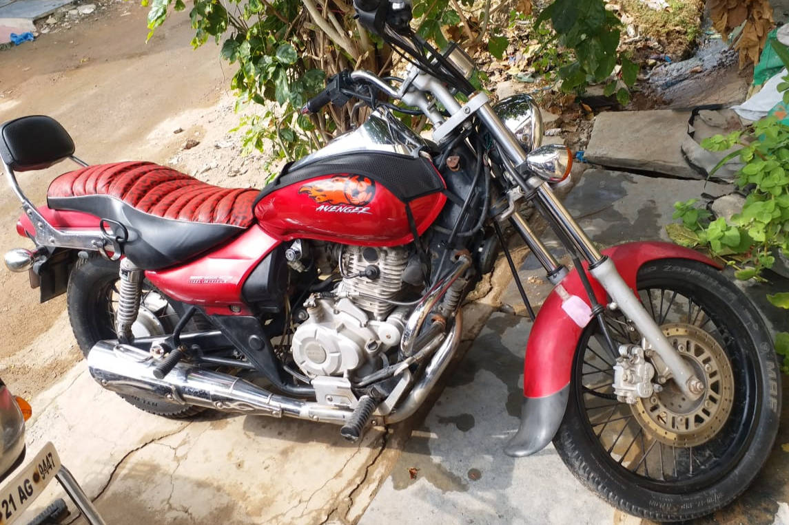 Bajaj Avenger 220 STD