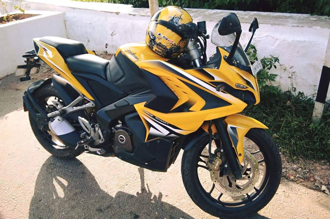 Bajaj Pulsar RS200 STD