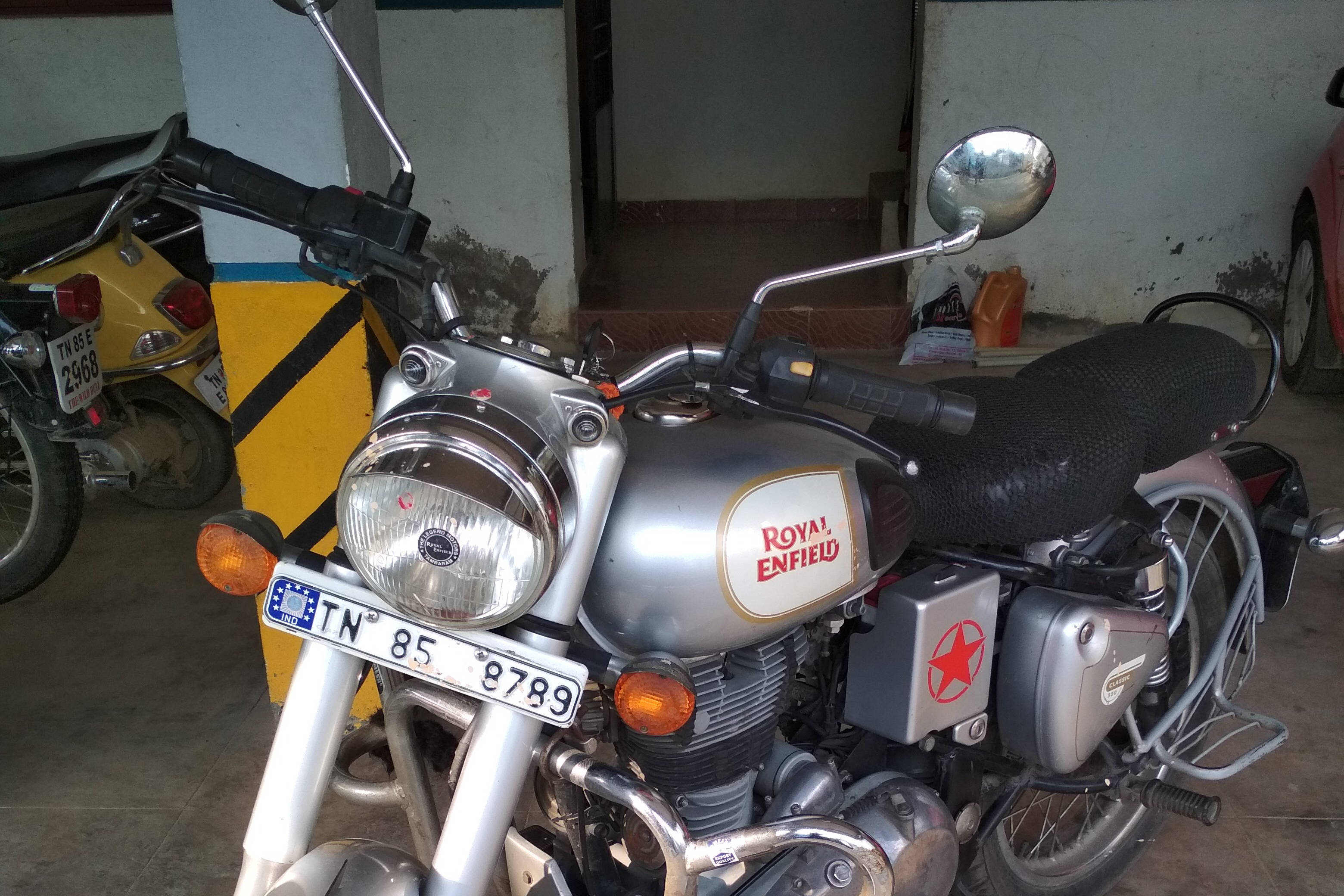 Royal Enfield Classic 350 STD