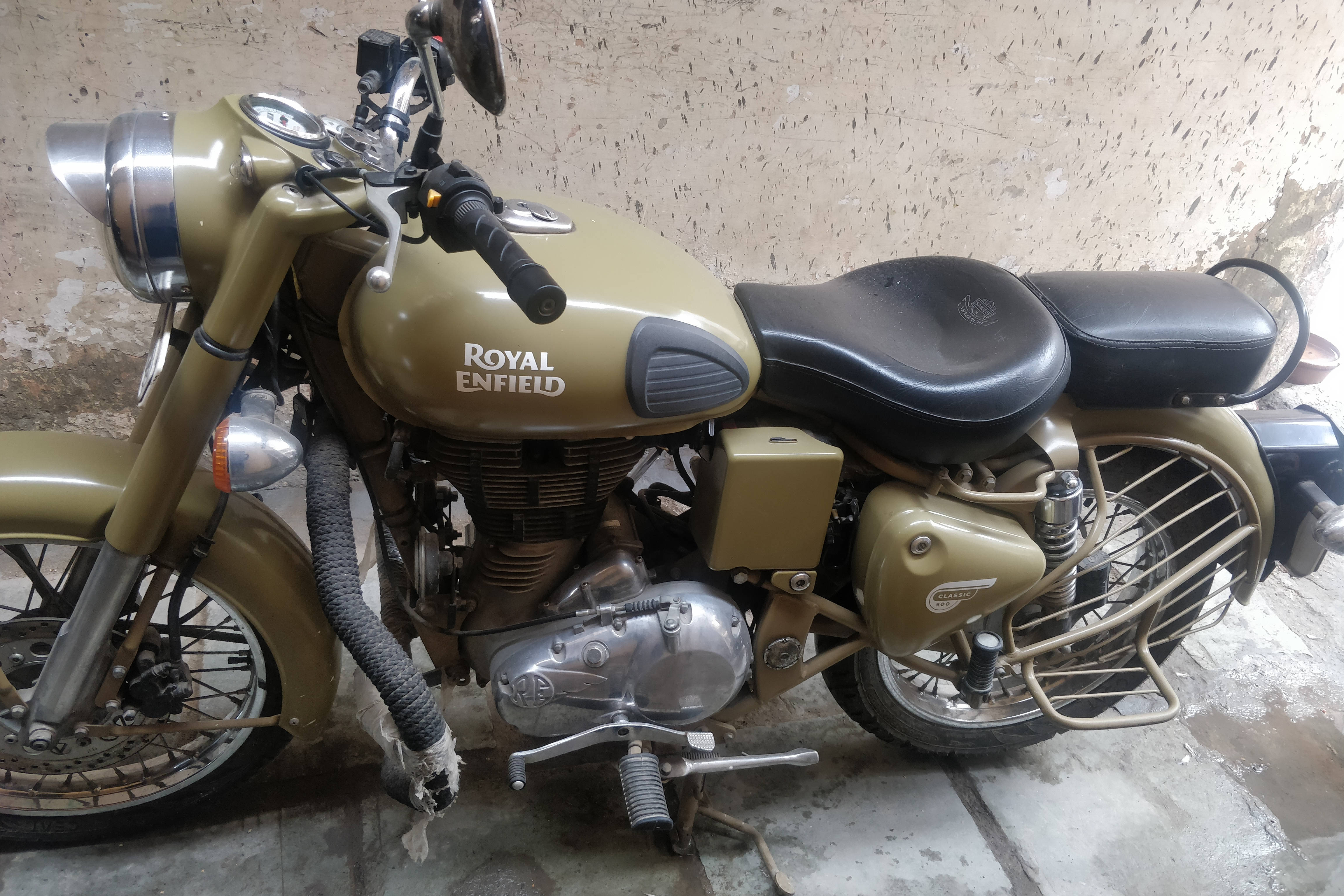 Royal Enfield Classic 500 Desert Storm