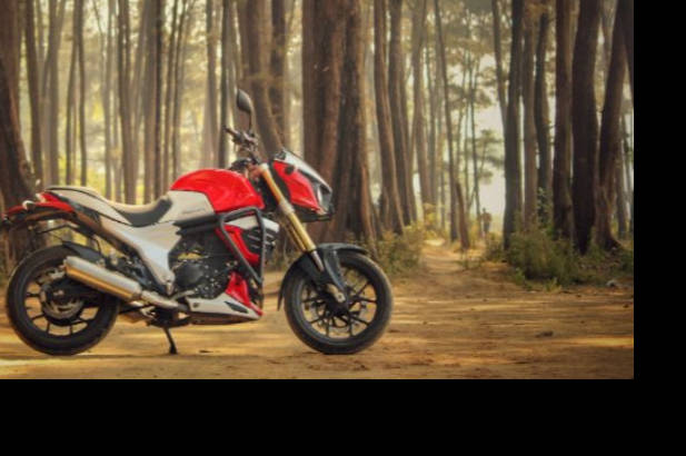 Mahindra Mojo XT 300 STD