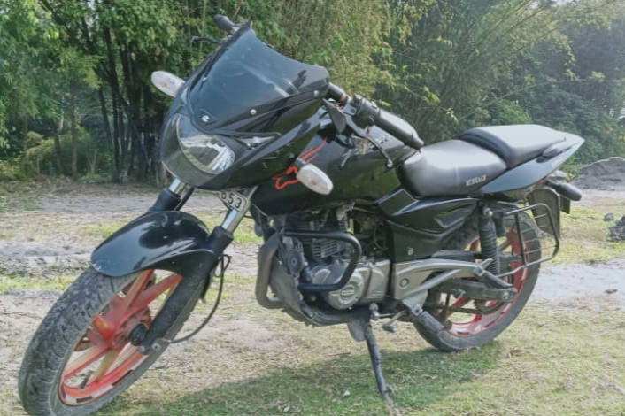 Bajaj Pulsar 180 STD (Non-ABS)