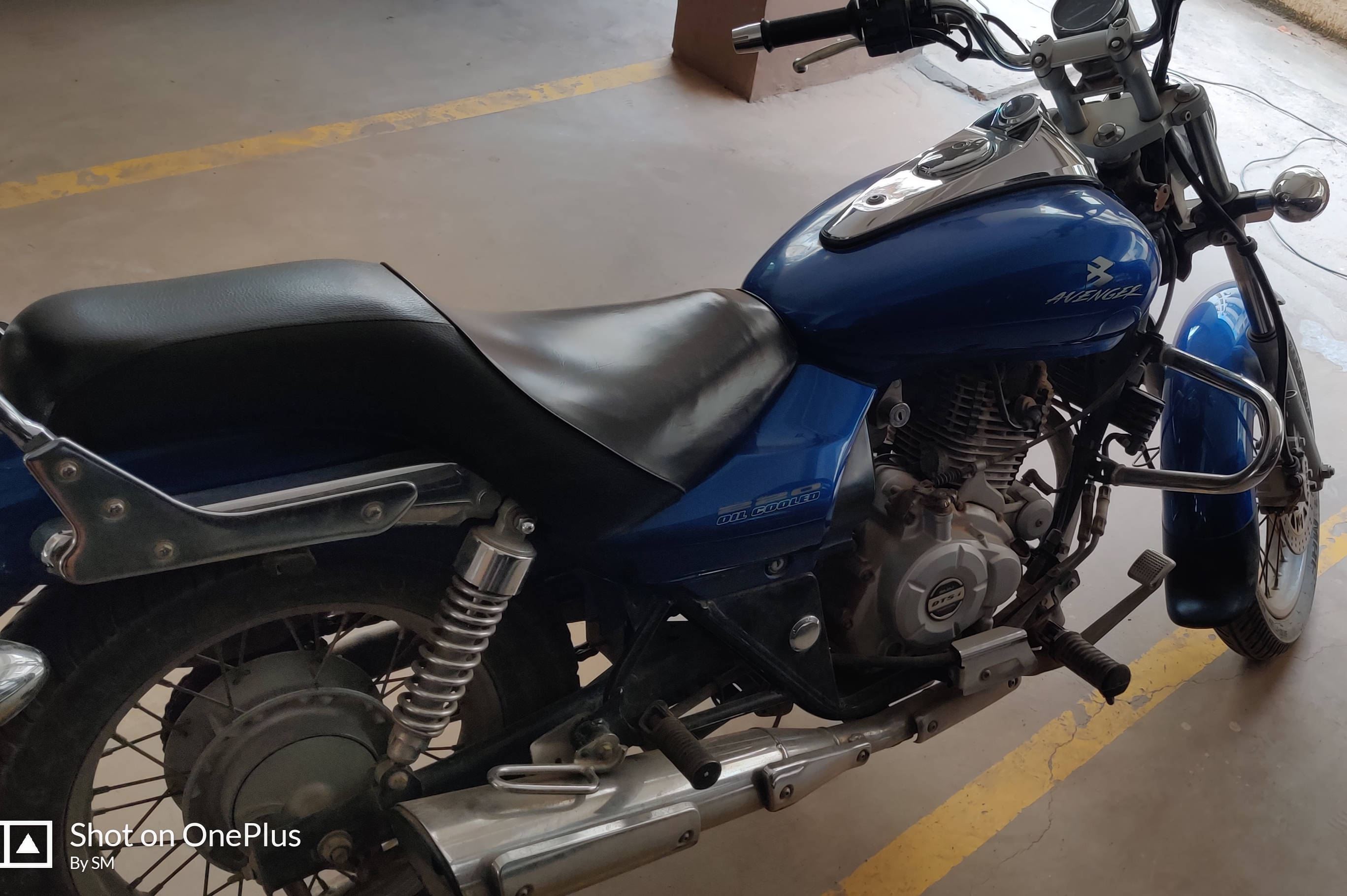 Bajaj Avenger 220 STD