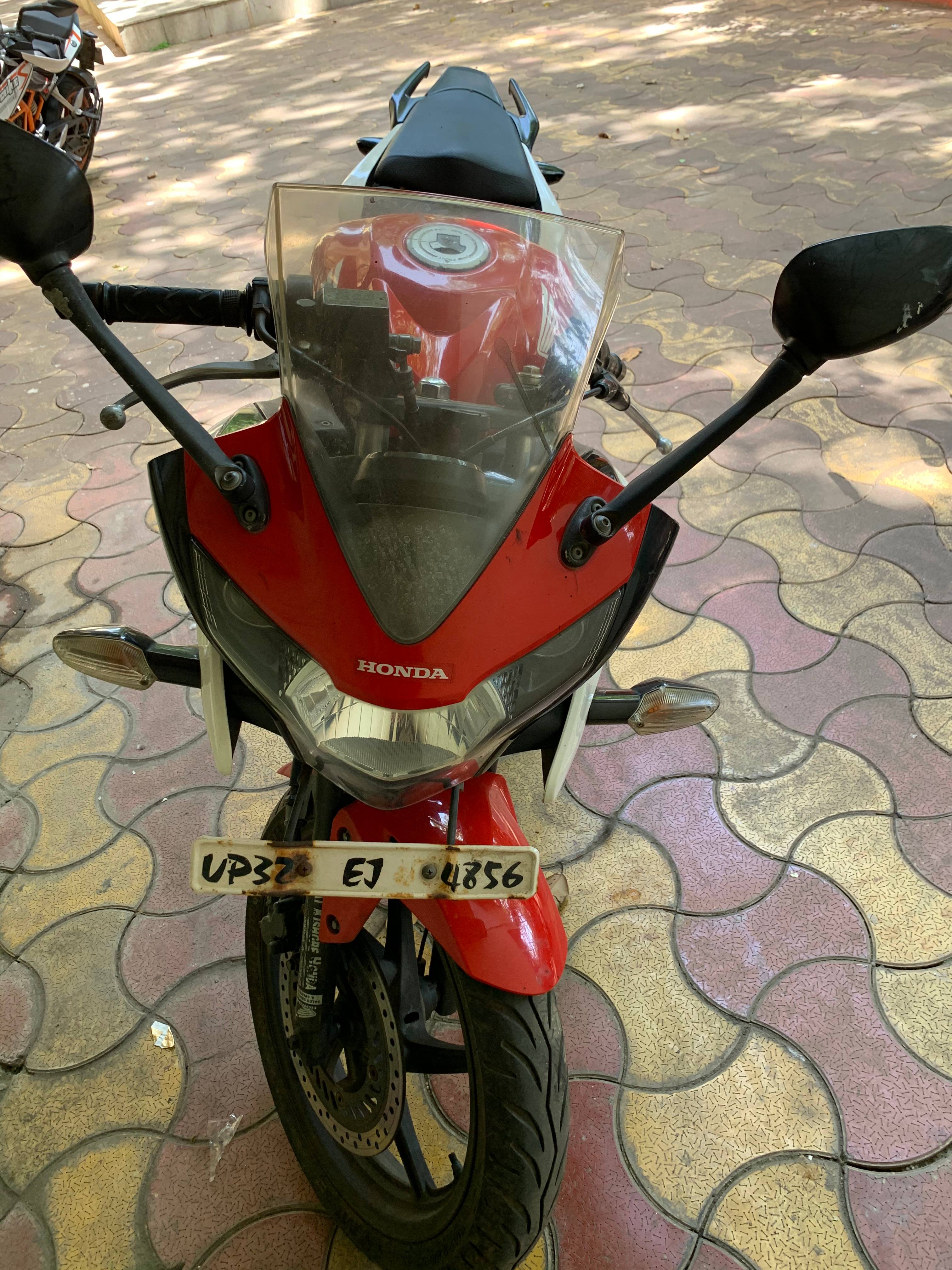 Honda CBR 150 R