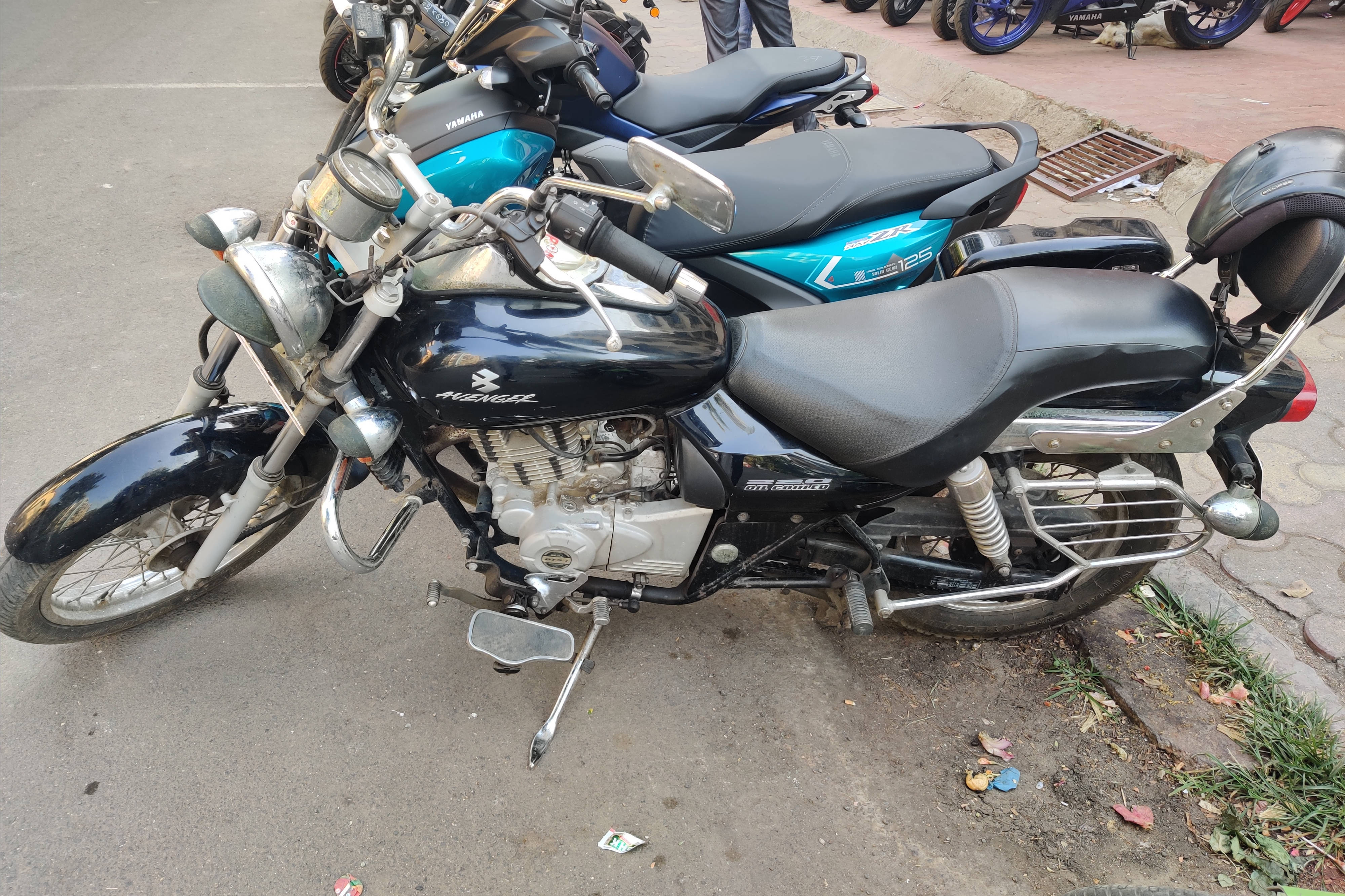 Bajaj Avenger 220 STD