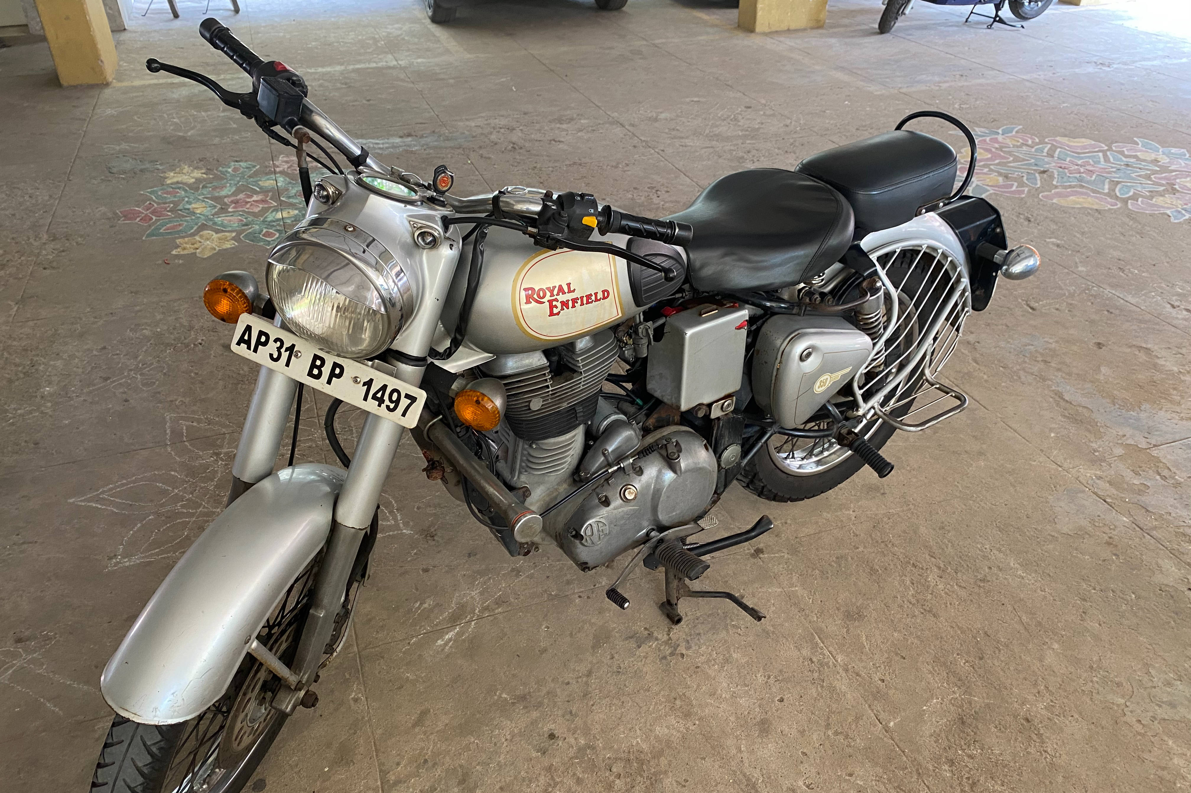 Royal Enfield Classic 350 STD