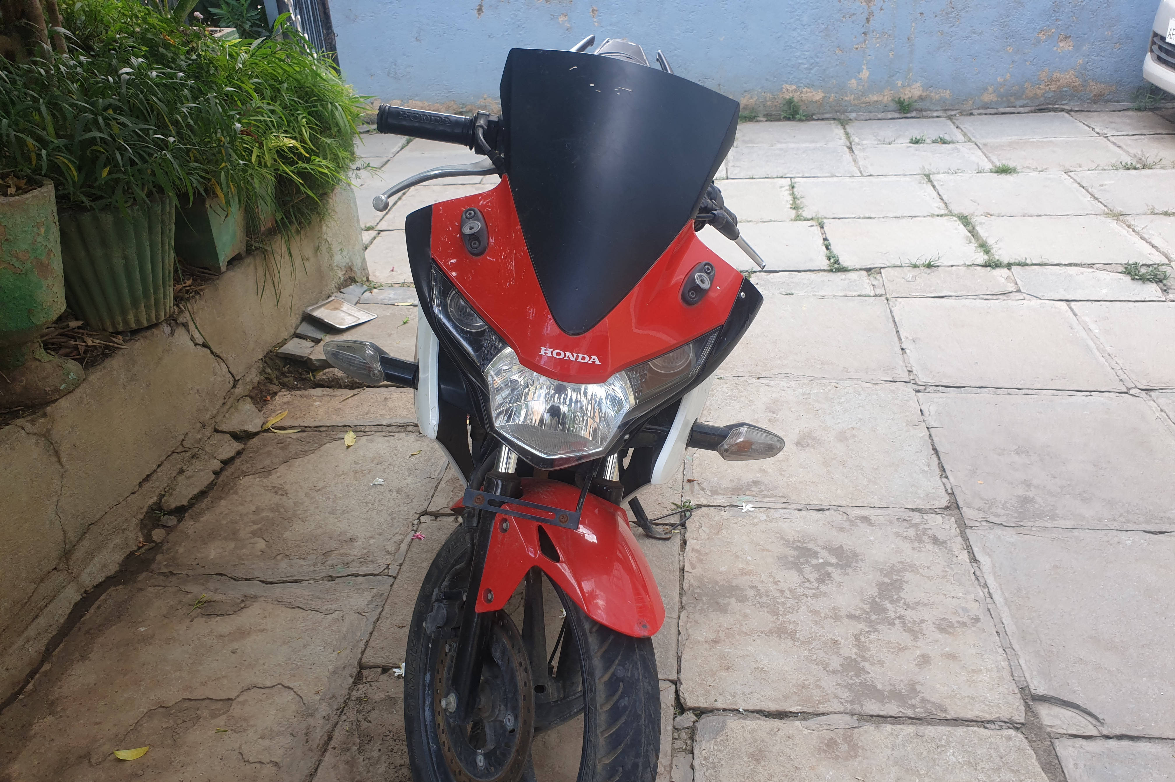 Honda CBR 150 R