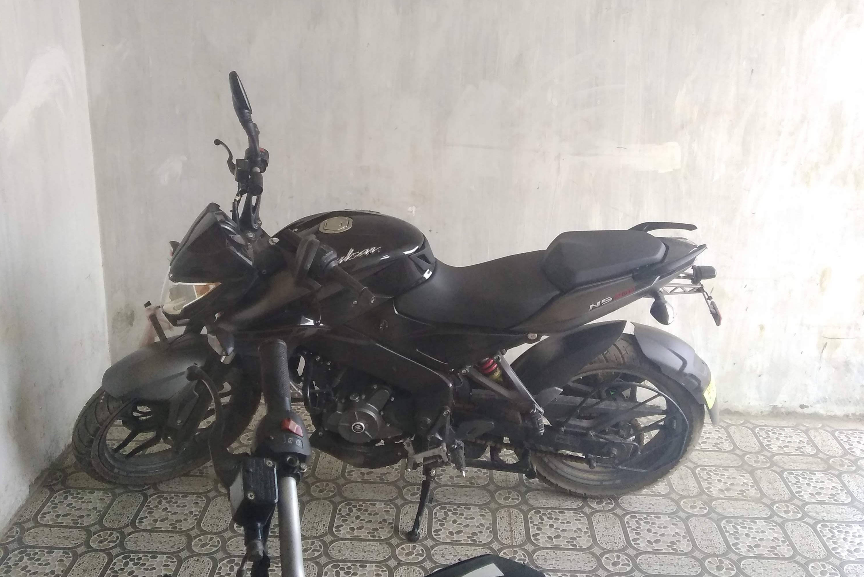 Bajaj Pulsar NS200 STD