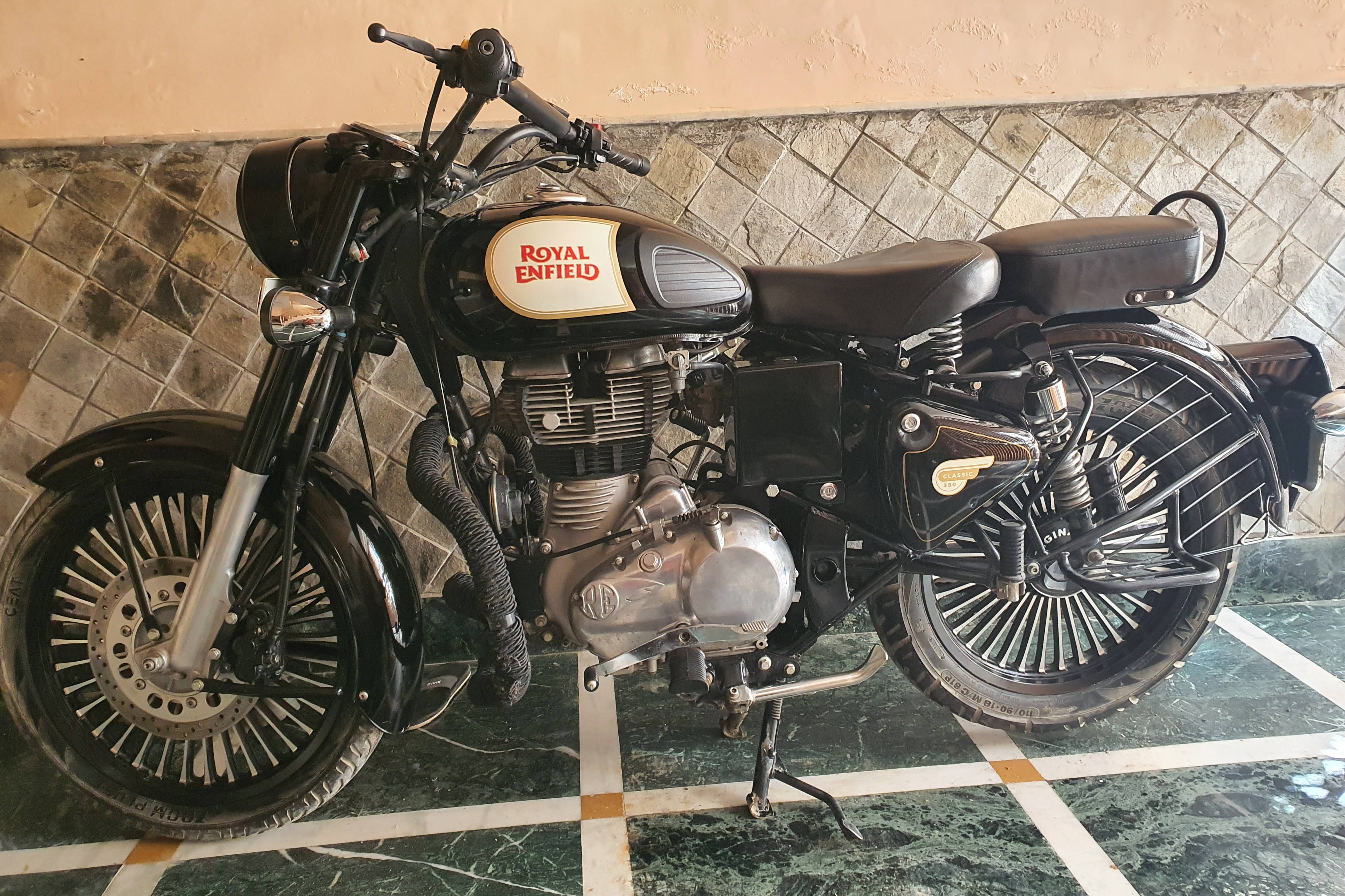 Royal Enfield Classic 350 STD