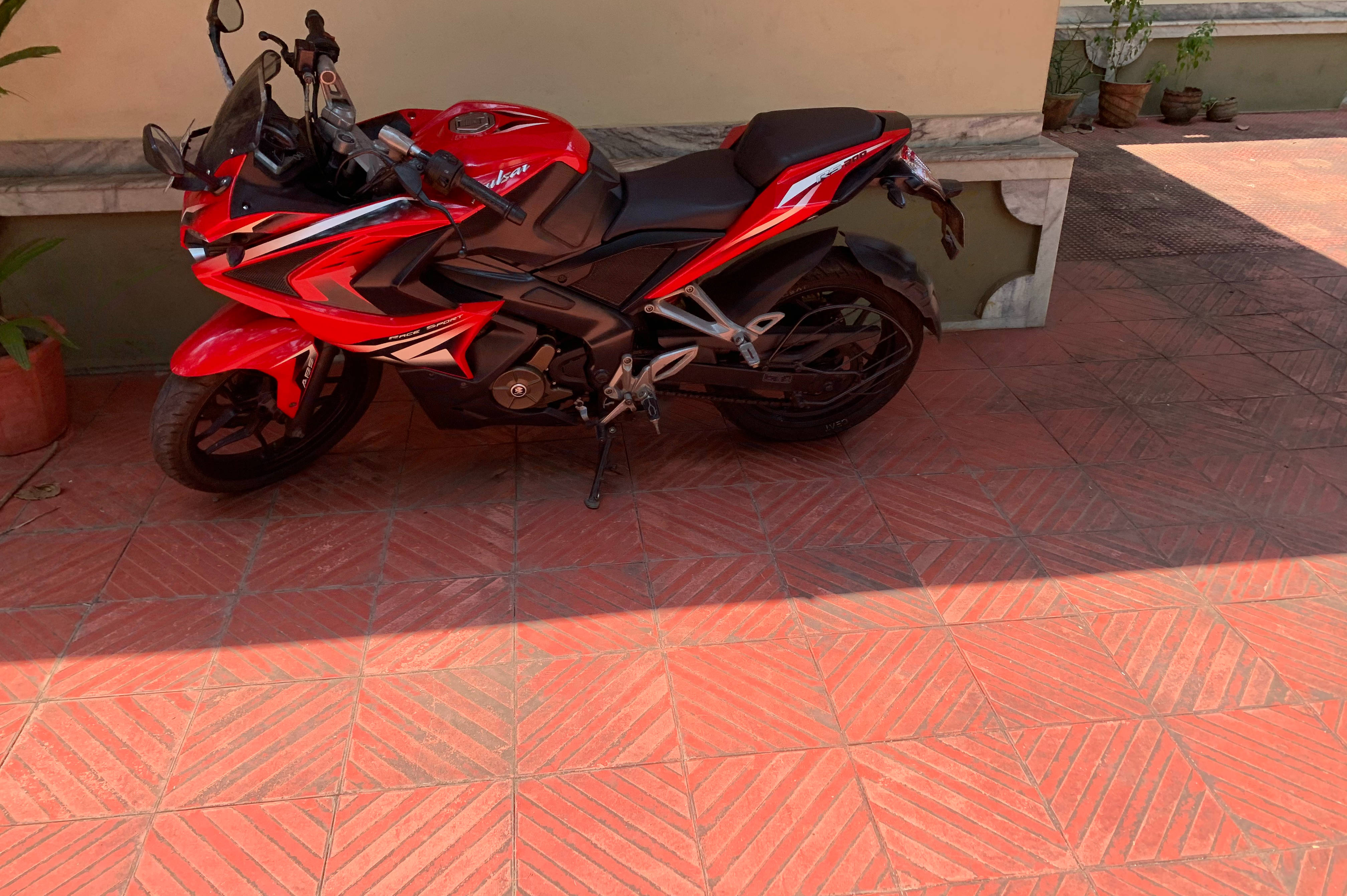 Bajaj Pulsar RS200 ABS