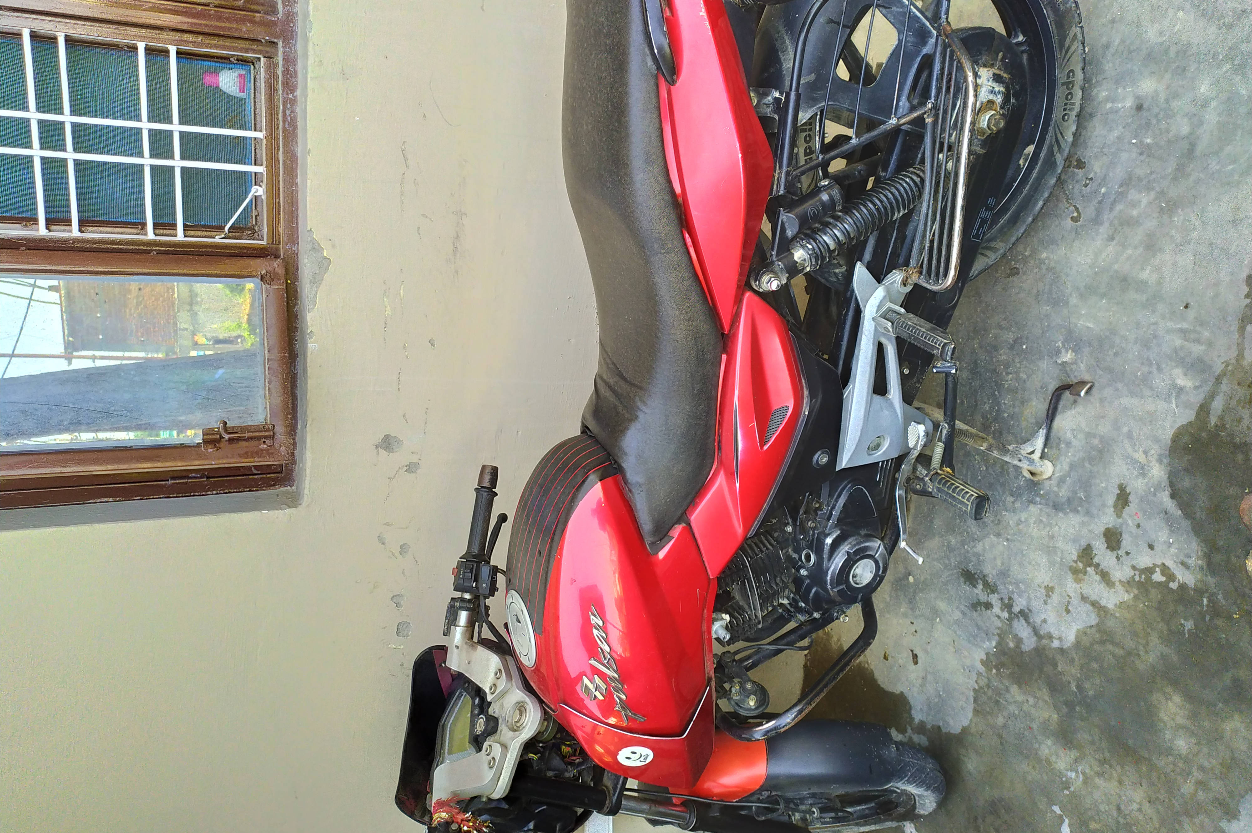 Bajaj Pulsar 180 STD (Non-ABS)