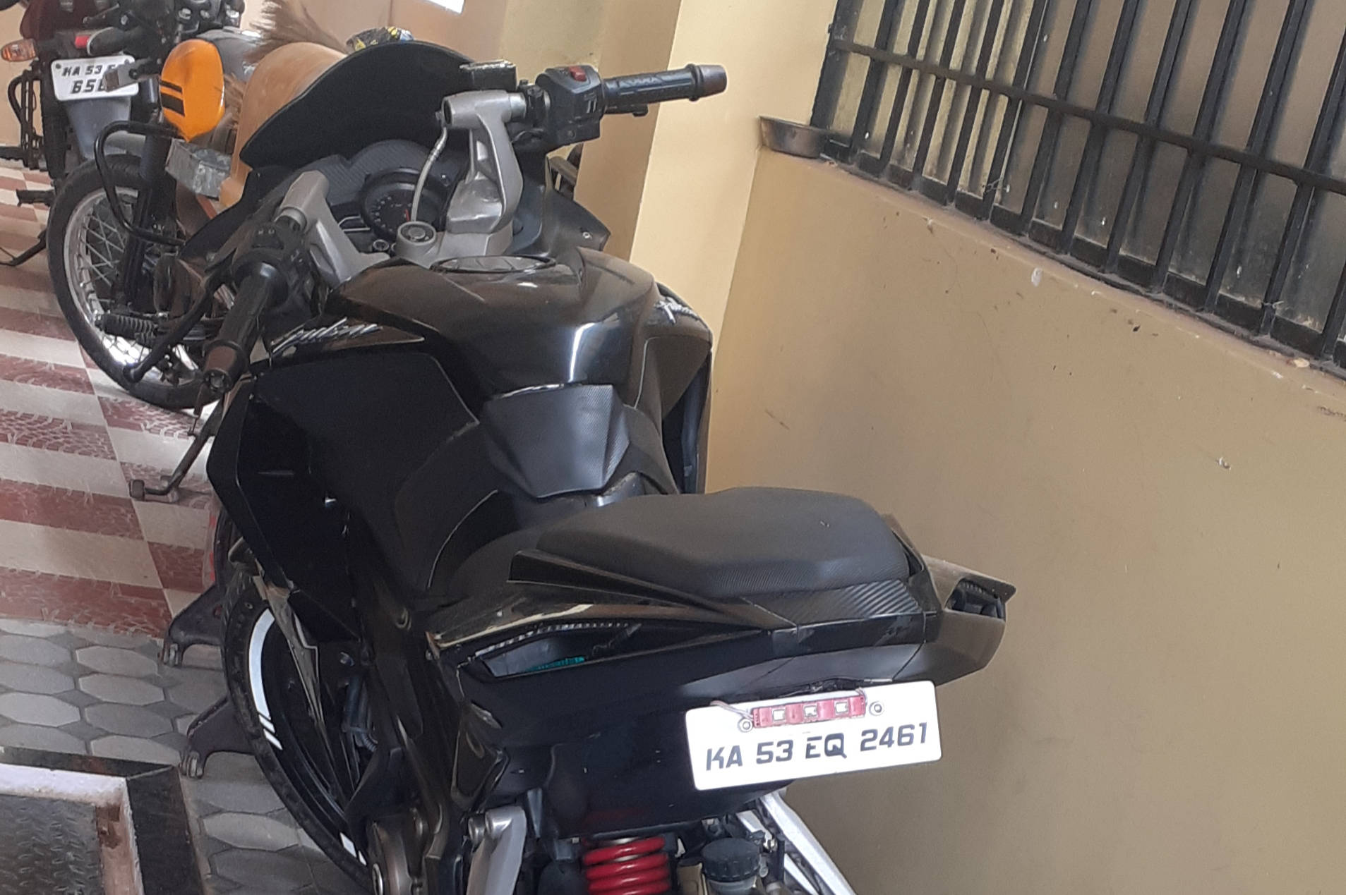 Bajaj Pulsar RS200 Dual ABS