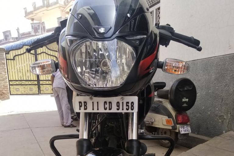 Bajaj Pulsar 220 F STD