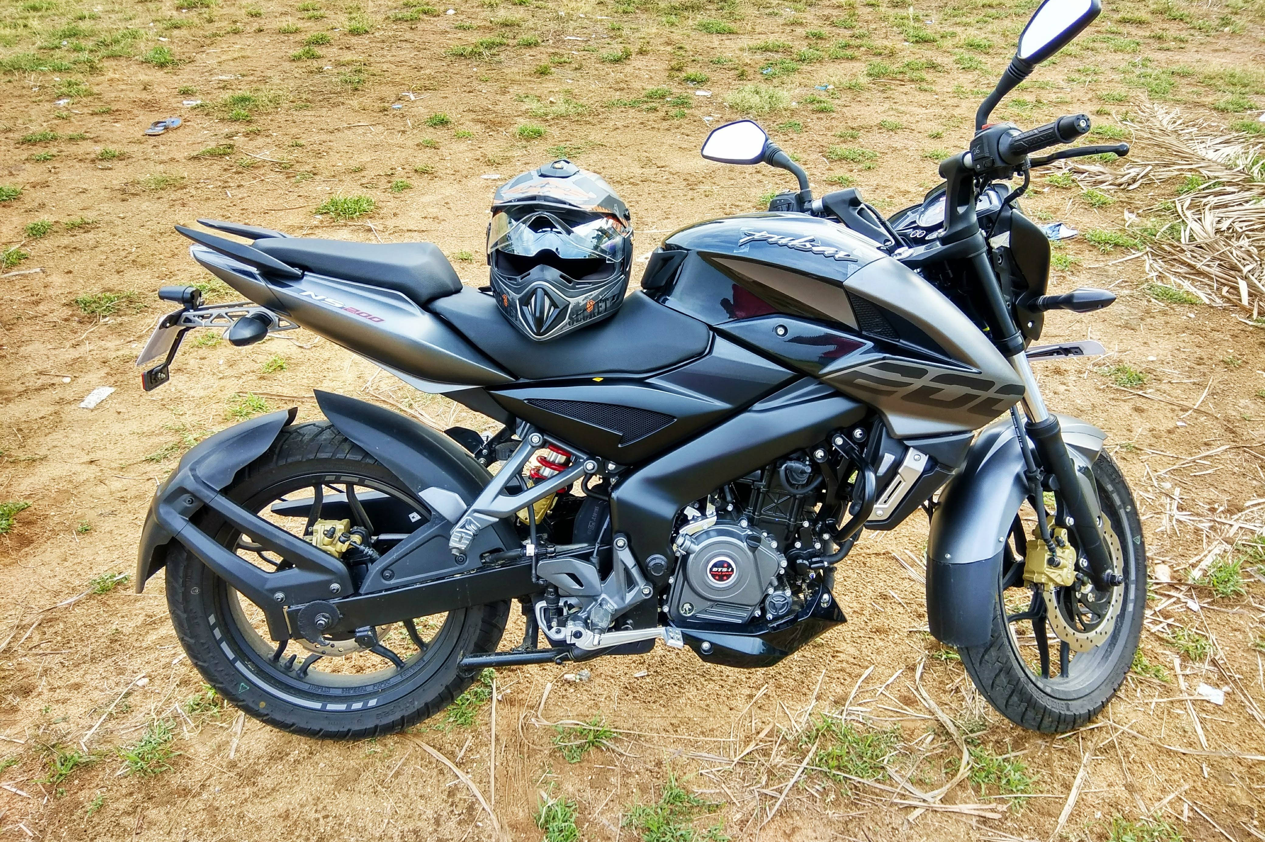 Bajaj Pulsar NS200 STD