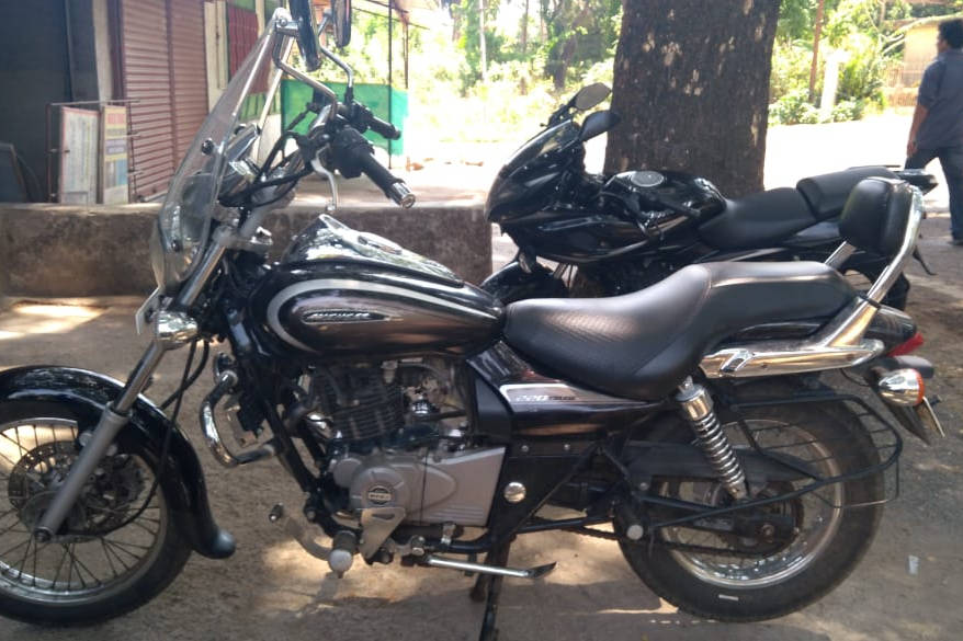 Bajaj Avenger Cruise 220 Desert Gold